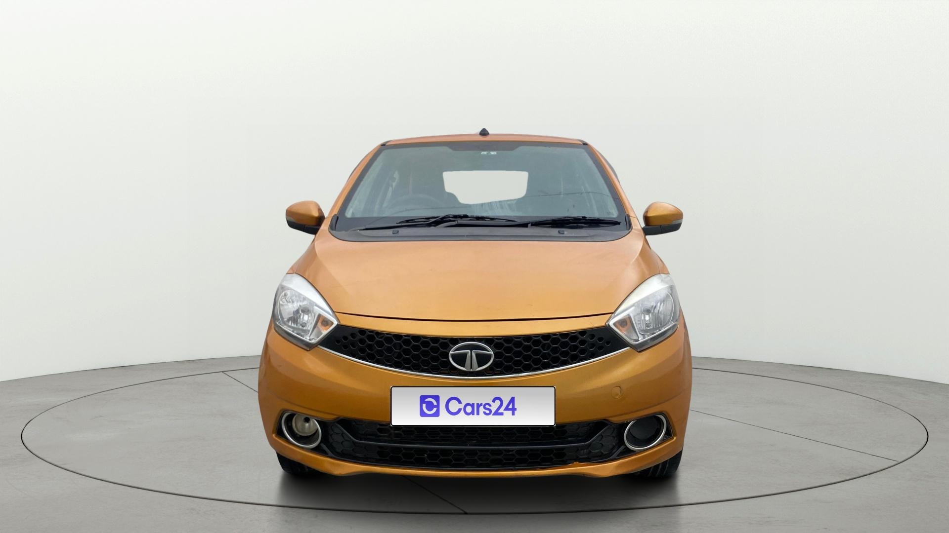 View 2016 Tata Tiago Revotorq XB Image 1 Used 2016 Tata Tiago Revotorq XB Image 1
