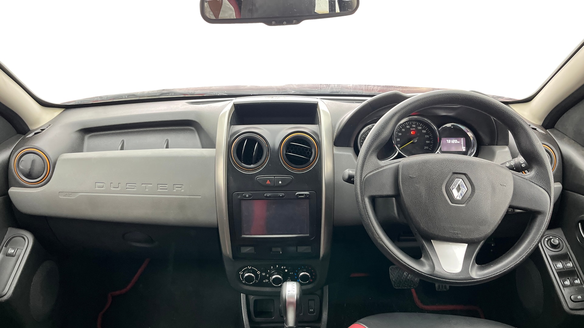 View 2018 Renault Duster Petrol RxS CVT Petrol Image 15 Used 2018 Renault Duster Petrol RxS CVT Petrol Image 15