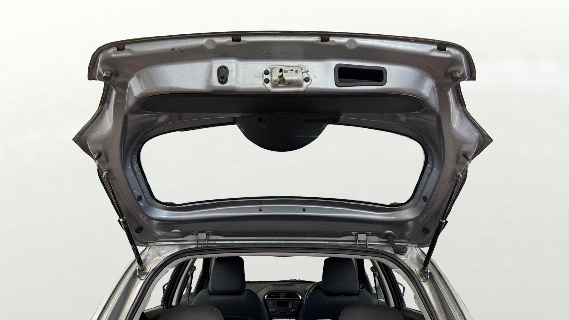 View 2018 Tata Tiago Revotorq XB Image 16 Used 2018 Tata Tiago Revotorq XB Image 16