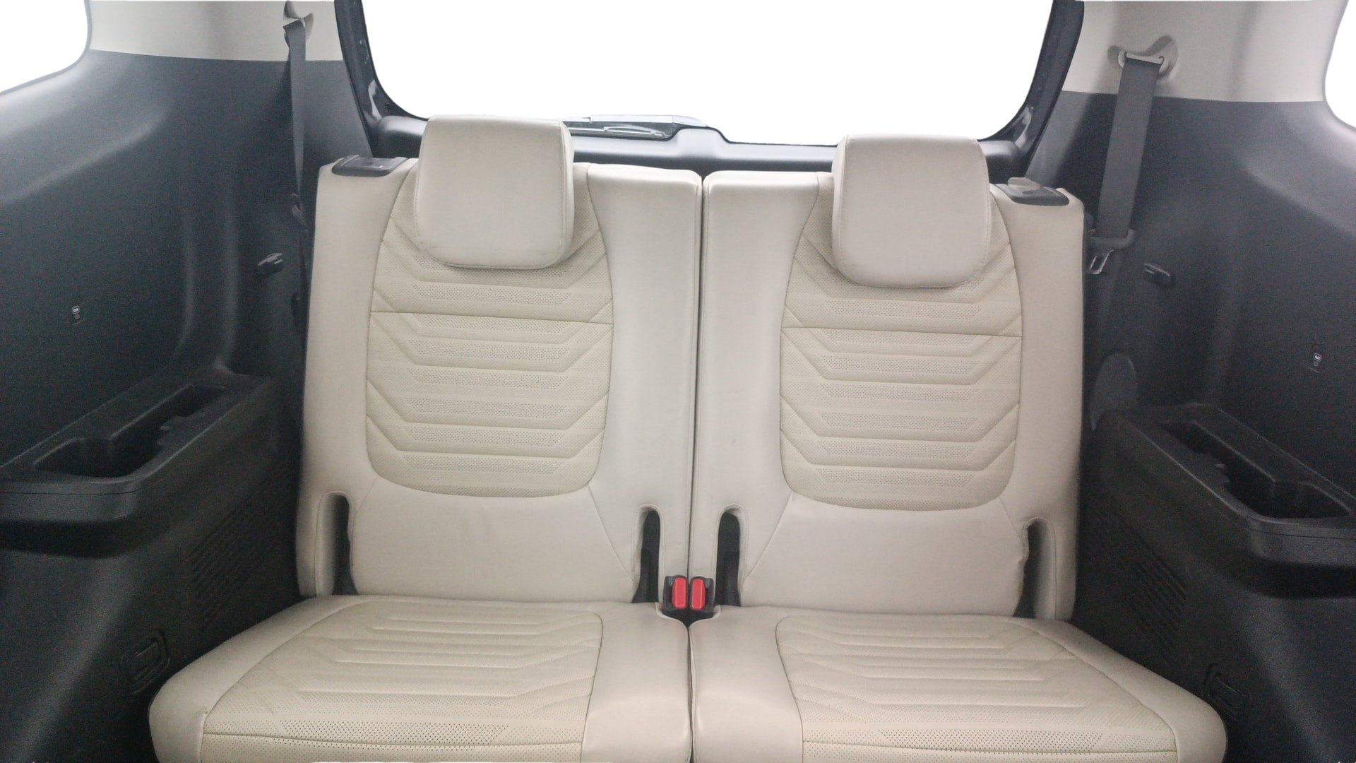 View 2022 Kia Carens Luxury Plus 1.4 DCT Petrol 6 STR Image 10 Used 2022 Kia Carens Luxury Plus 1.4 DCT Petrol 6 STR Image 10