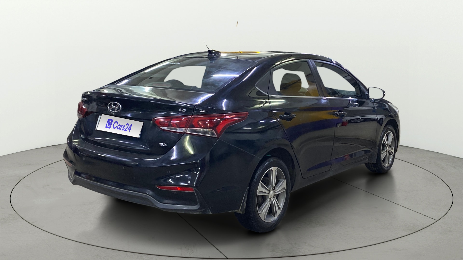 View 2018 Hyundai Verna 1.6 VTVT SX Image 44 Used 2018 Hyundai Verna 1.6 VTVT SX Image 44