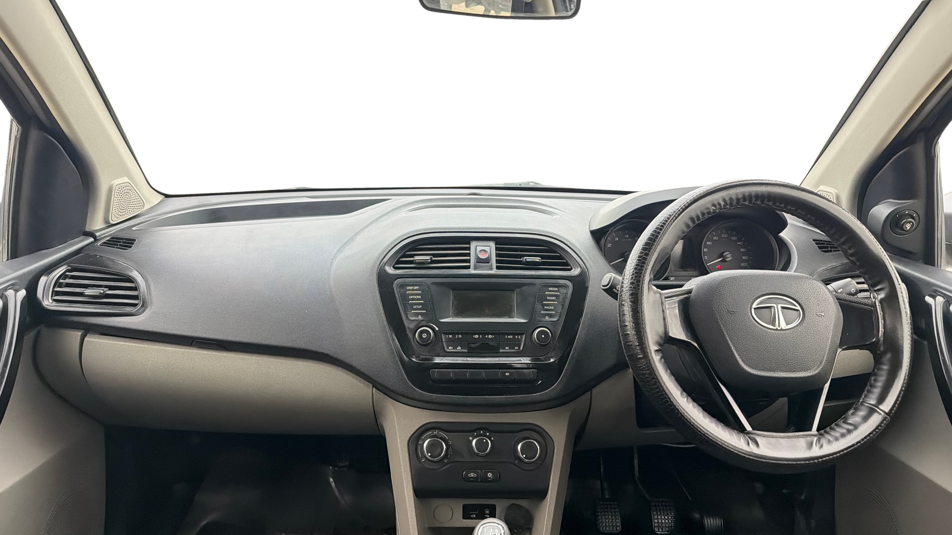 View 2018 Tata Tiago Revotorq XB Image 15 Used 2018 Tata Tiago Revotorq XB Image 15