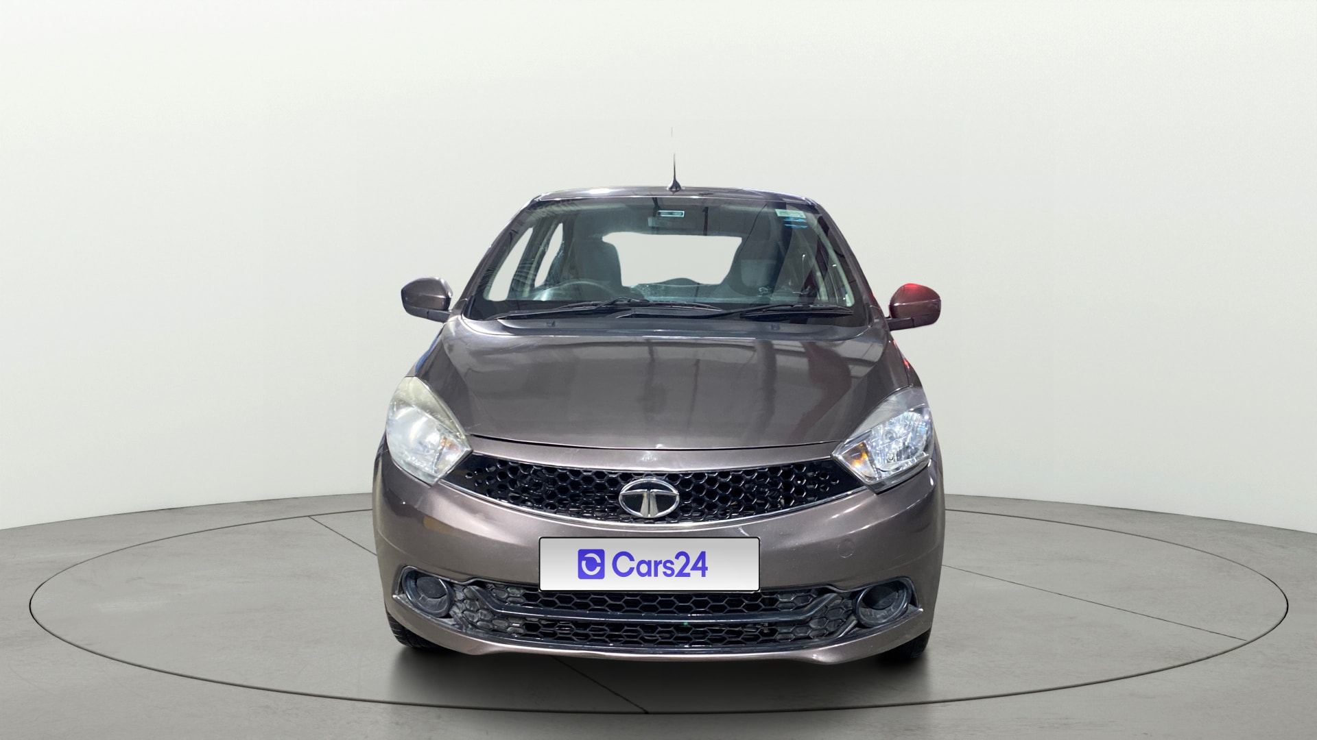 View 2018 Tata Tiago Revotorq XB Image 1 Used 2018 Tata Tiago Revotorq XB Image 1