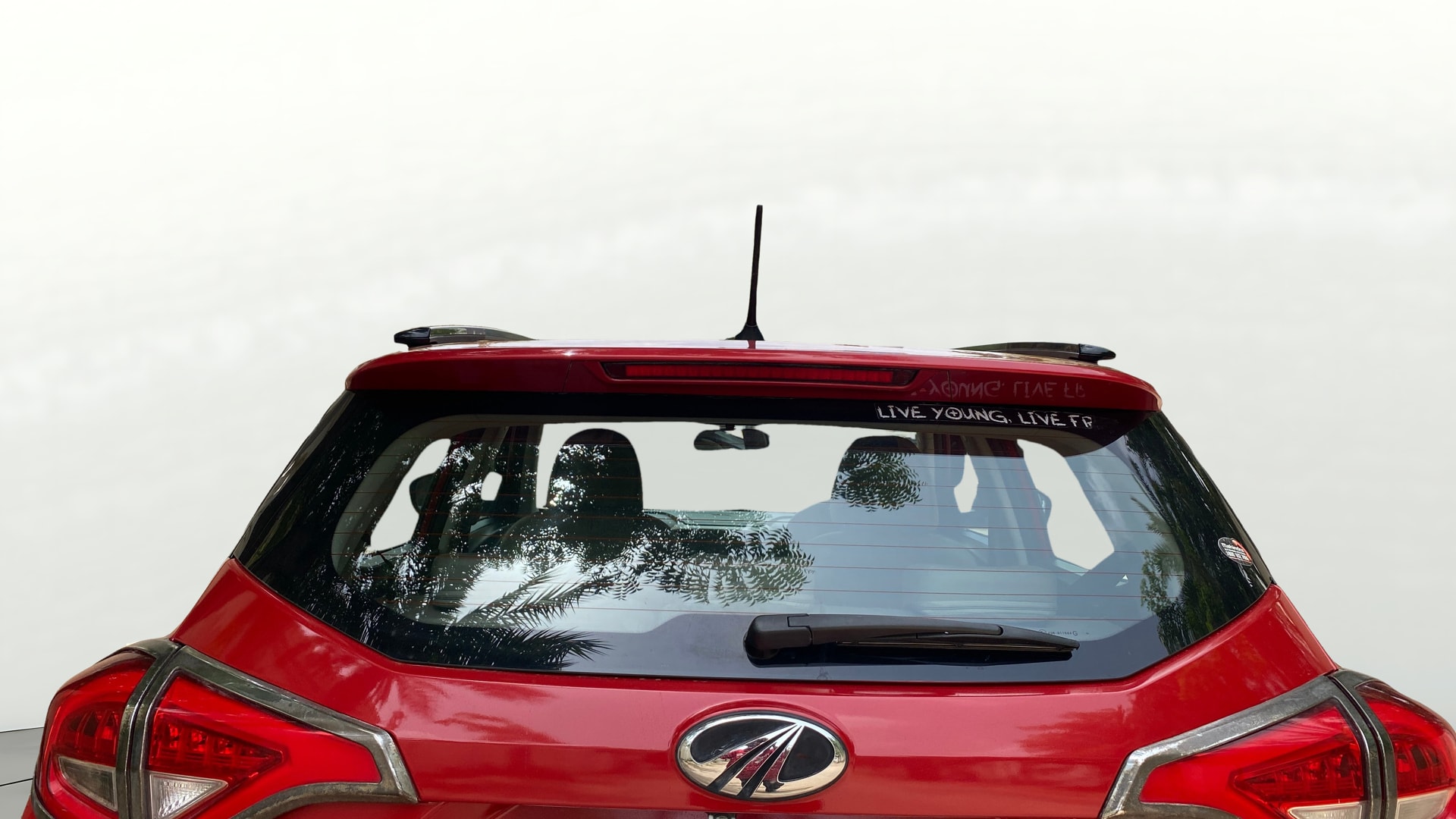 View 2019 Mahindra XUV300 W4 Petrol BS IV Image 4 Used 2019 Mahindra XUV300 W4 Petrol BS IV Image 4