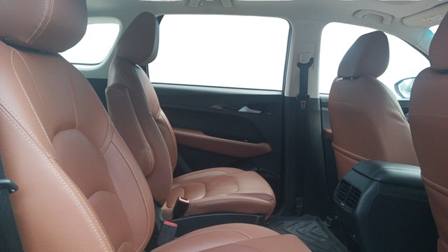 View MG Hector Plus Image 38 Used MG Hector Plus Image 38