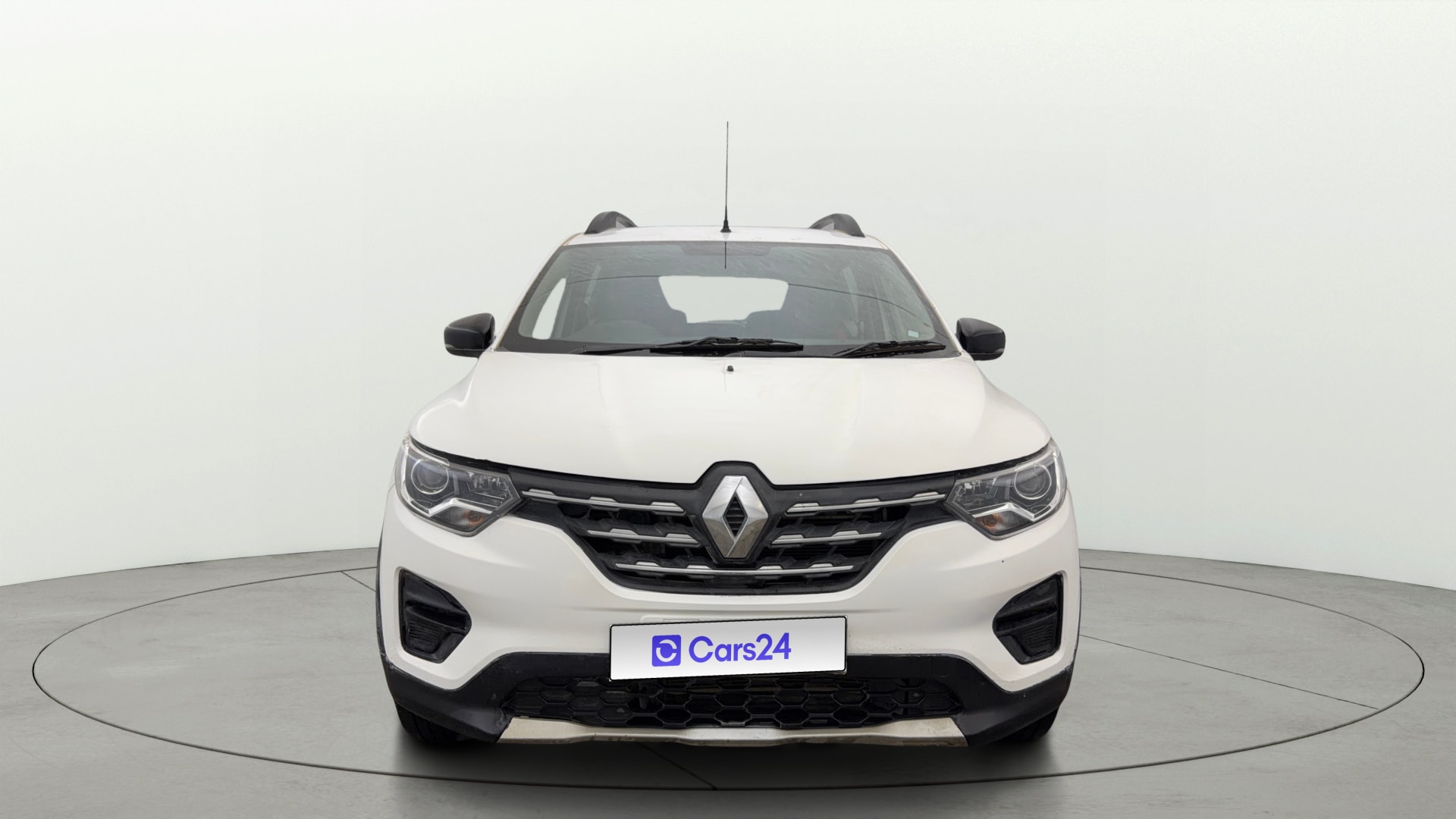 View 2022 Renault Triber RXZ Image 1 Used 2022 Renault Triber RXZ Image 1
