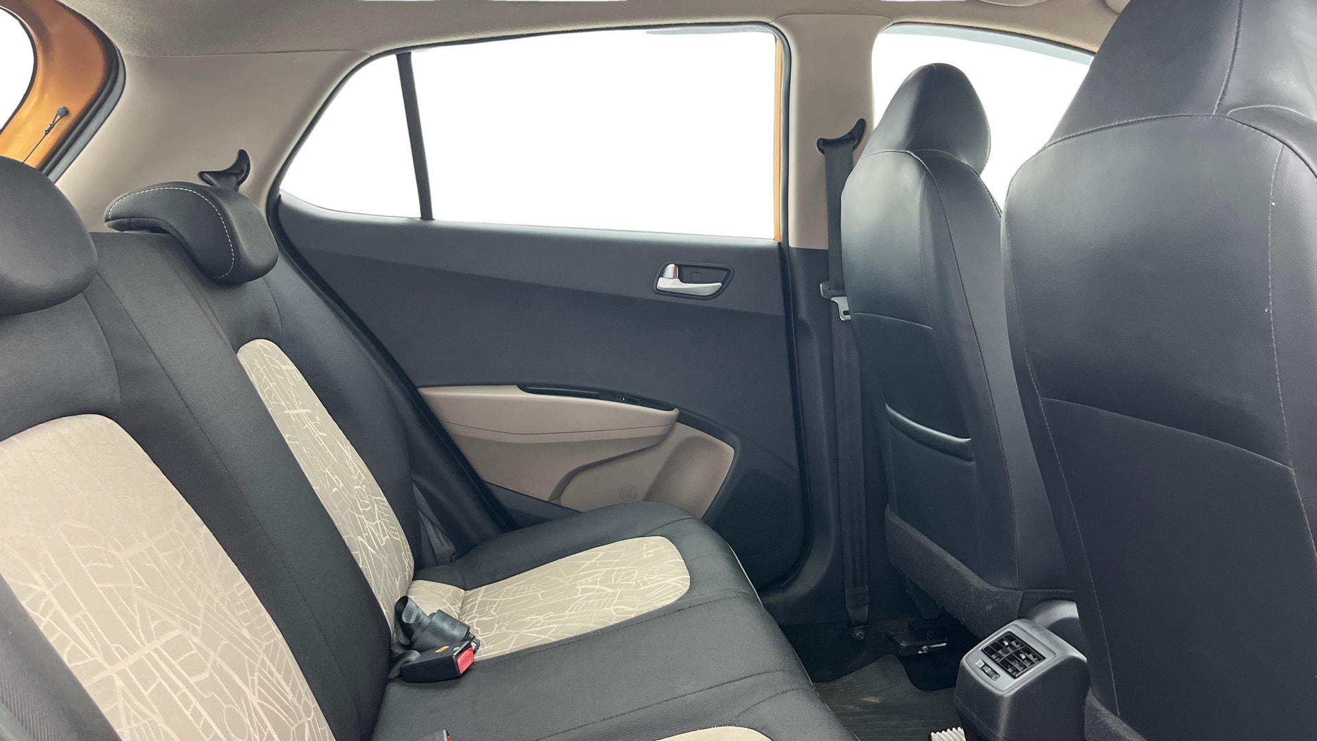 View 2016 Hyundai Grand i10 Asta AT 1.2 Kappa VTVT Image 29 Used 2016 Hyundai Grand i10 Asta AT 1.2 Kappa VTVT Image 29