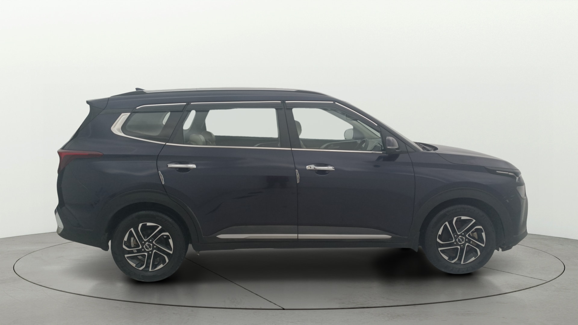 View 2022 Kia Carens Luxury Plus 1.4 DCT Petrol 6 STR Image 29 Used 2022 Kia Carens Luxury Plus 1.4 DCT Petrol 6 STR Image 29