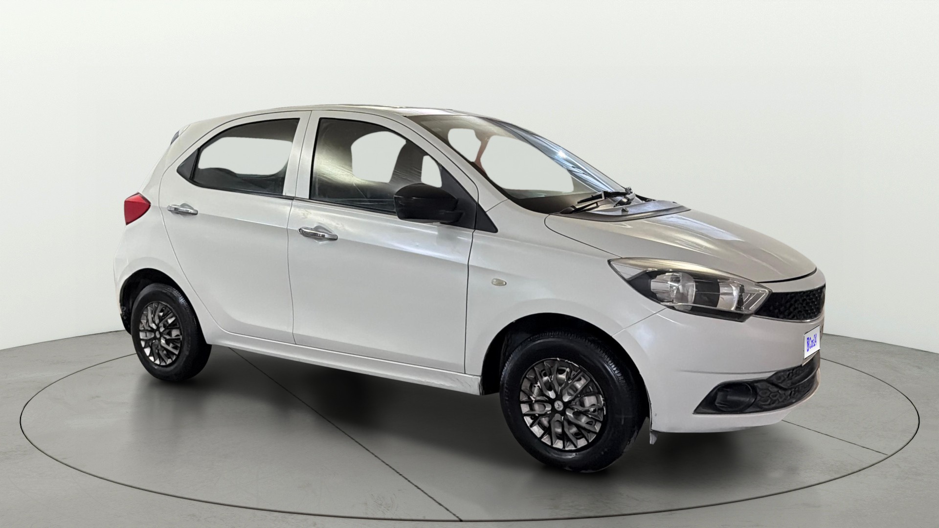 View 2018 Tata Tiago Revotorq XB Image 21 Used 2018 Tata Tiago Revotorq XB Image 21