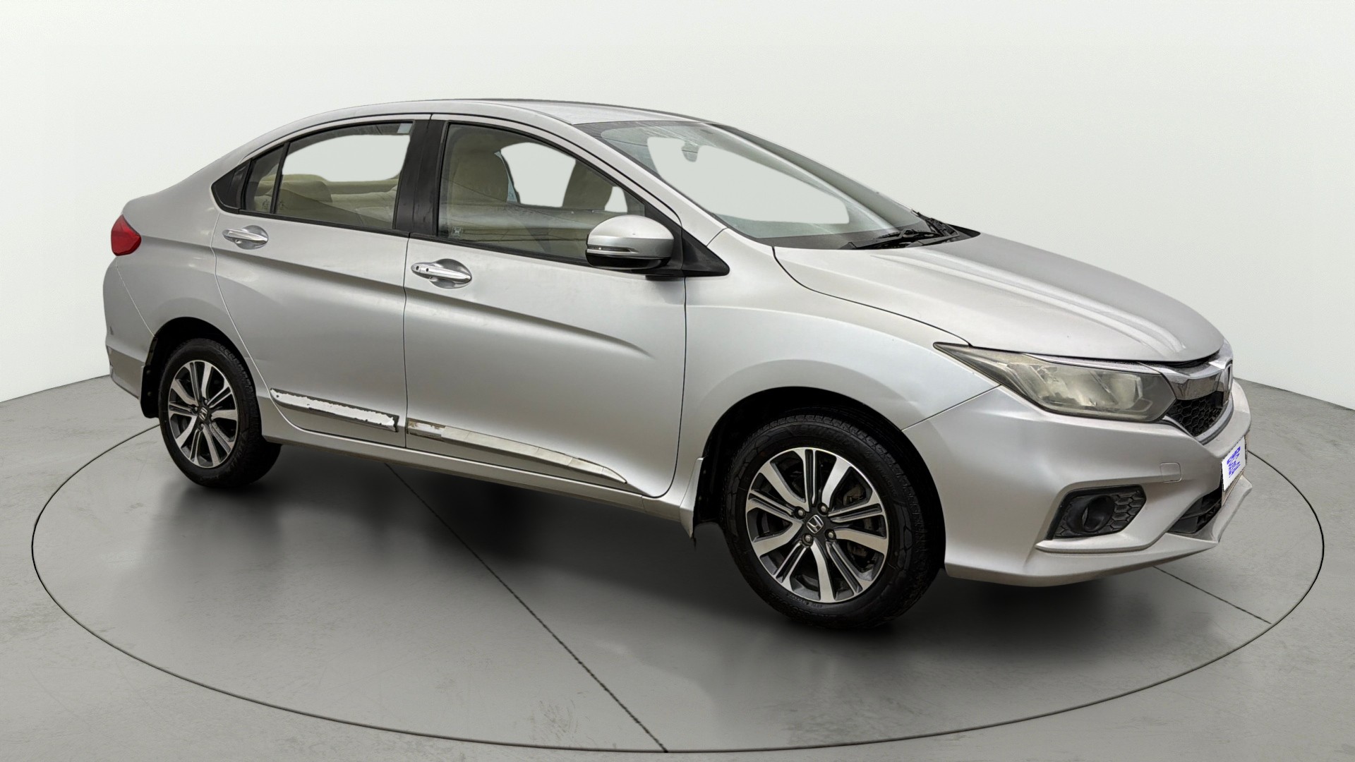View 2017 Honda City ZX MT Diesel Anniversary Edition Image 14 Used 2017 Honda City ZX MT Diesel Anniversary Edition Image 14