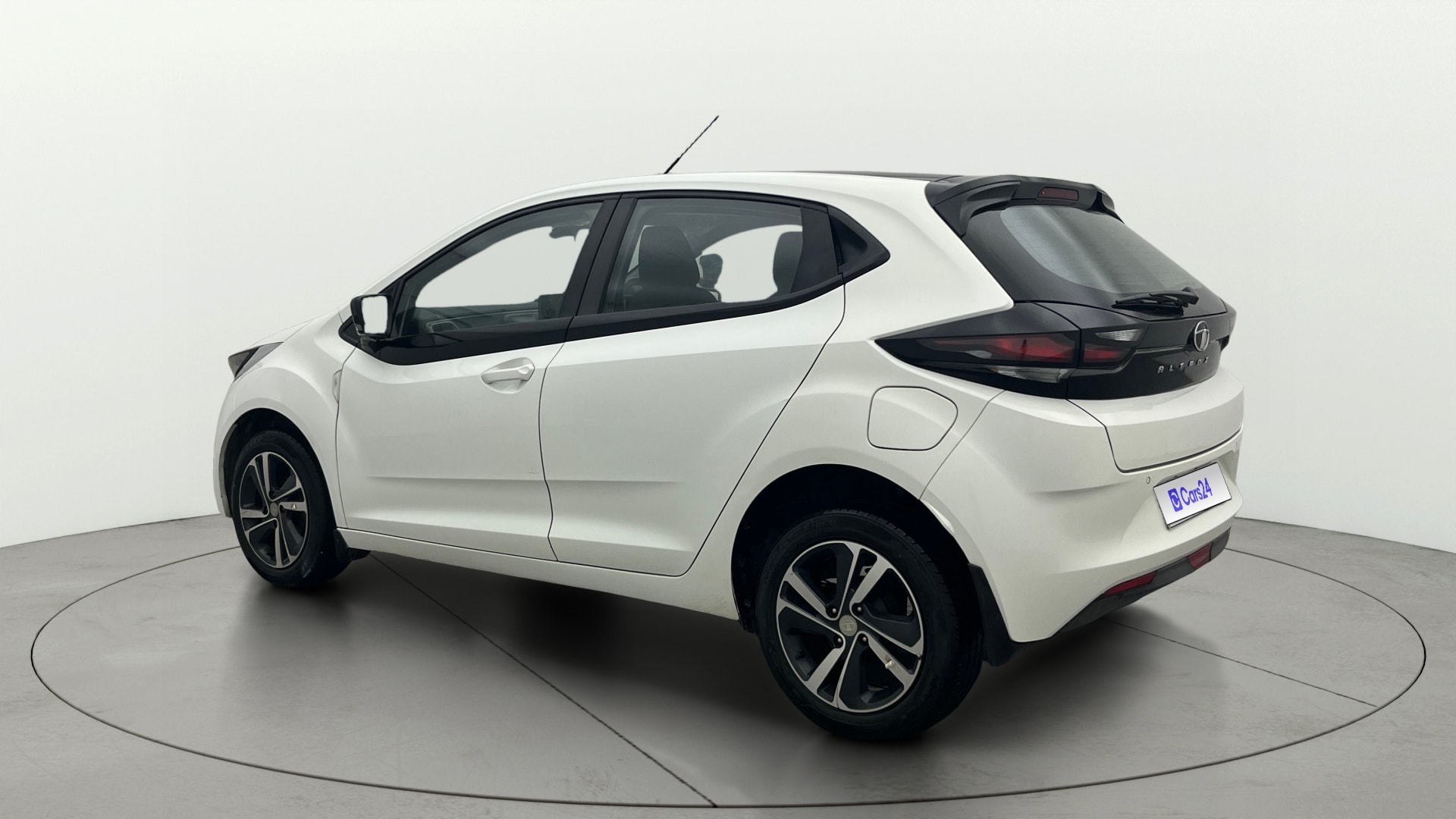 View 2020 Tata Altroz XZ Petrol Image 2 Used 2020 Tata Altroz XZ Petrol Image 2