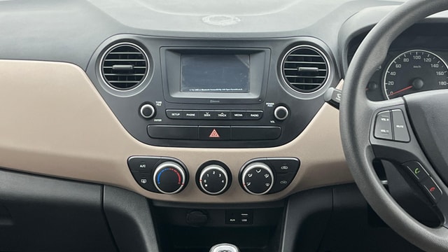 View Hyundai Grand i10 Image 17 Used Hyundai Grand i10 Image 17