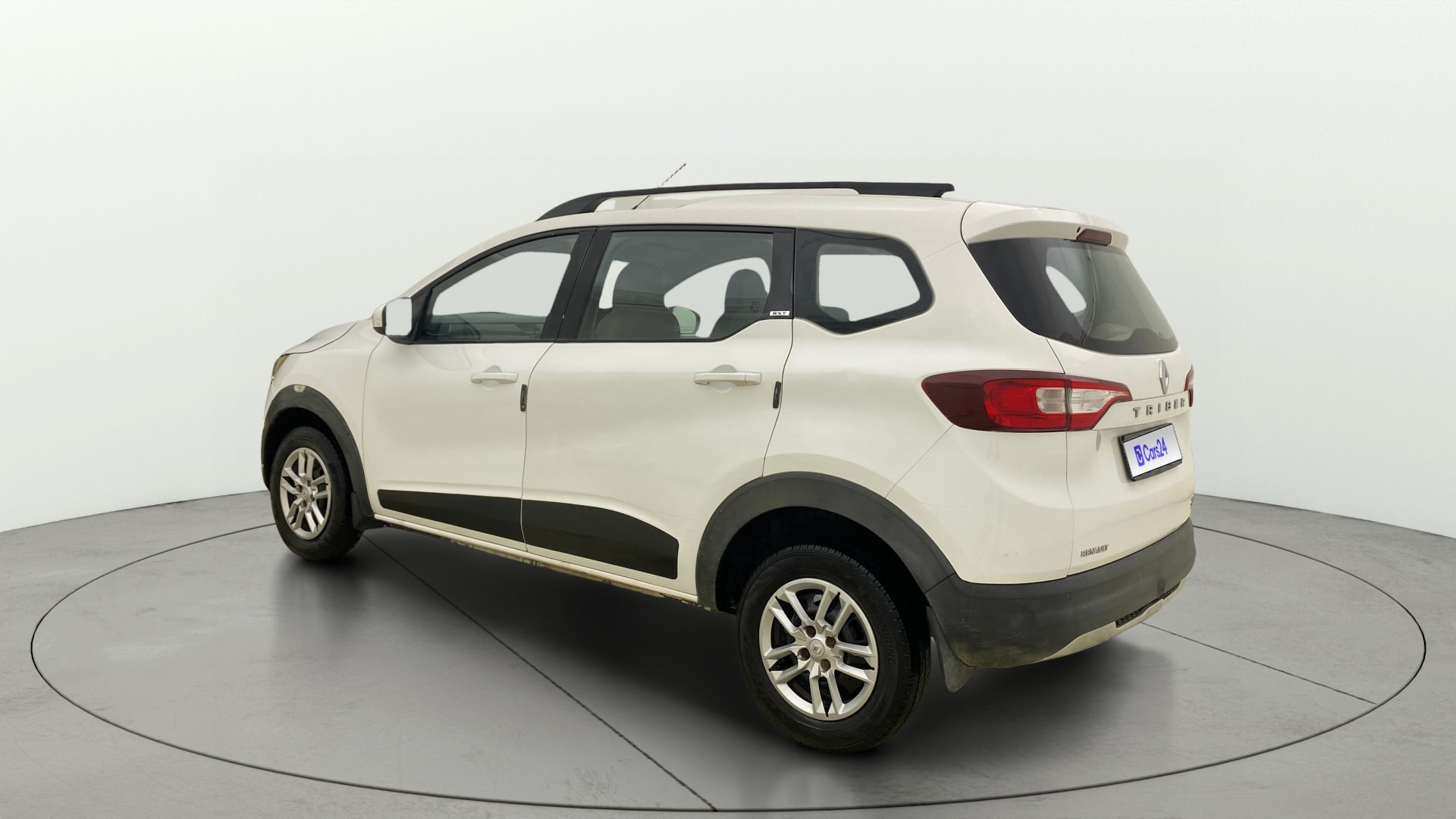 View 2021 Renault Triber RXT AMT Image 2 Used 2021 Renault Triber RXT AMT Image 2