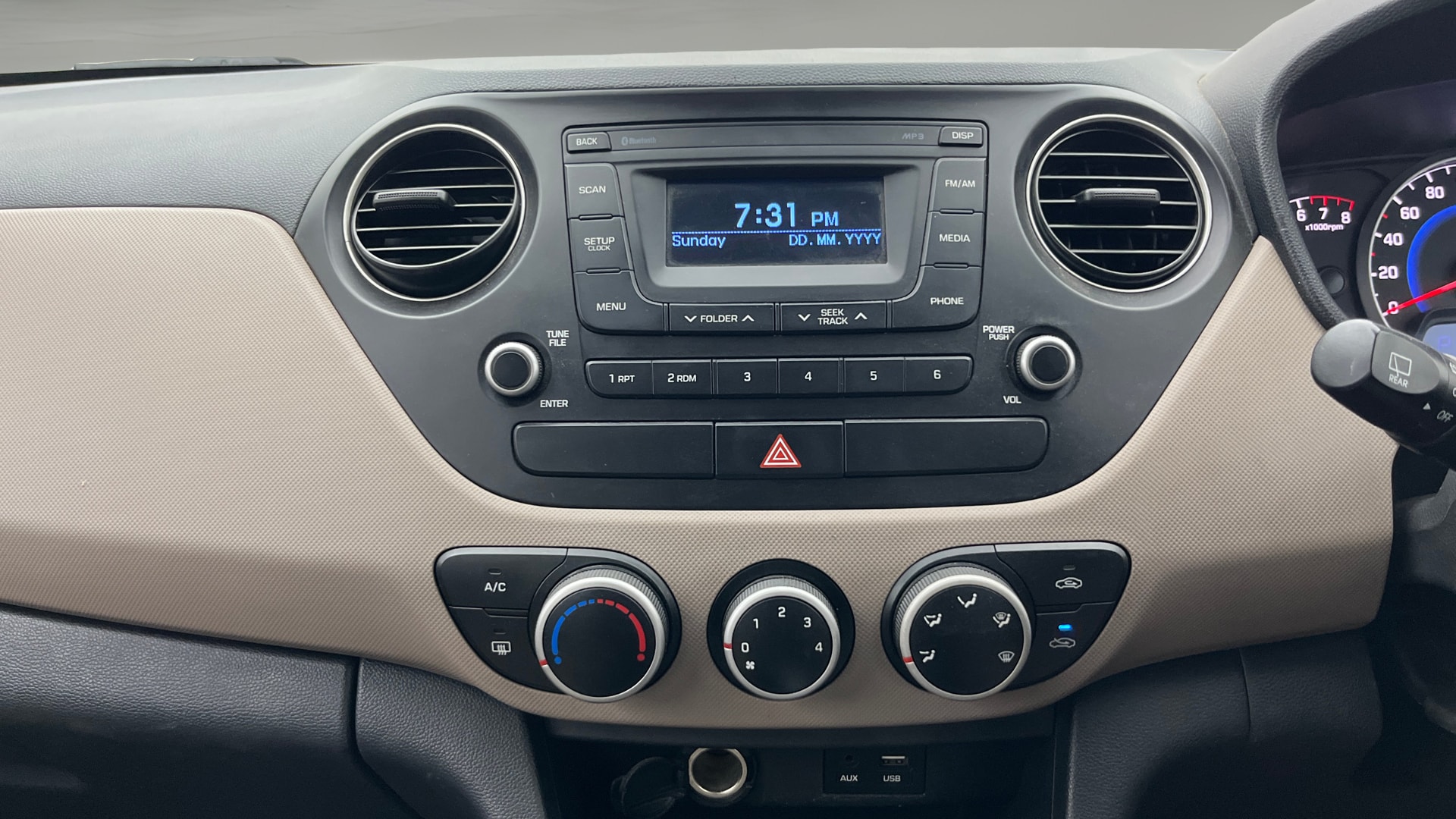 View 2016 Hyundai Grand i10 Asta AT 1.2 Kappa VTVT Image 17 Used 2016 Hyundai Grand i10 Asta AT 1.2 Kappa VTVT Image 17