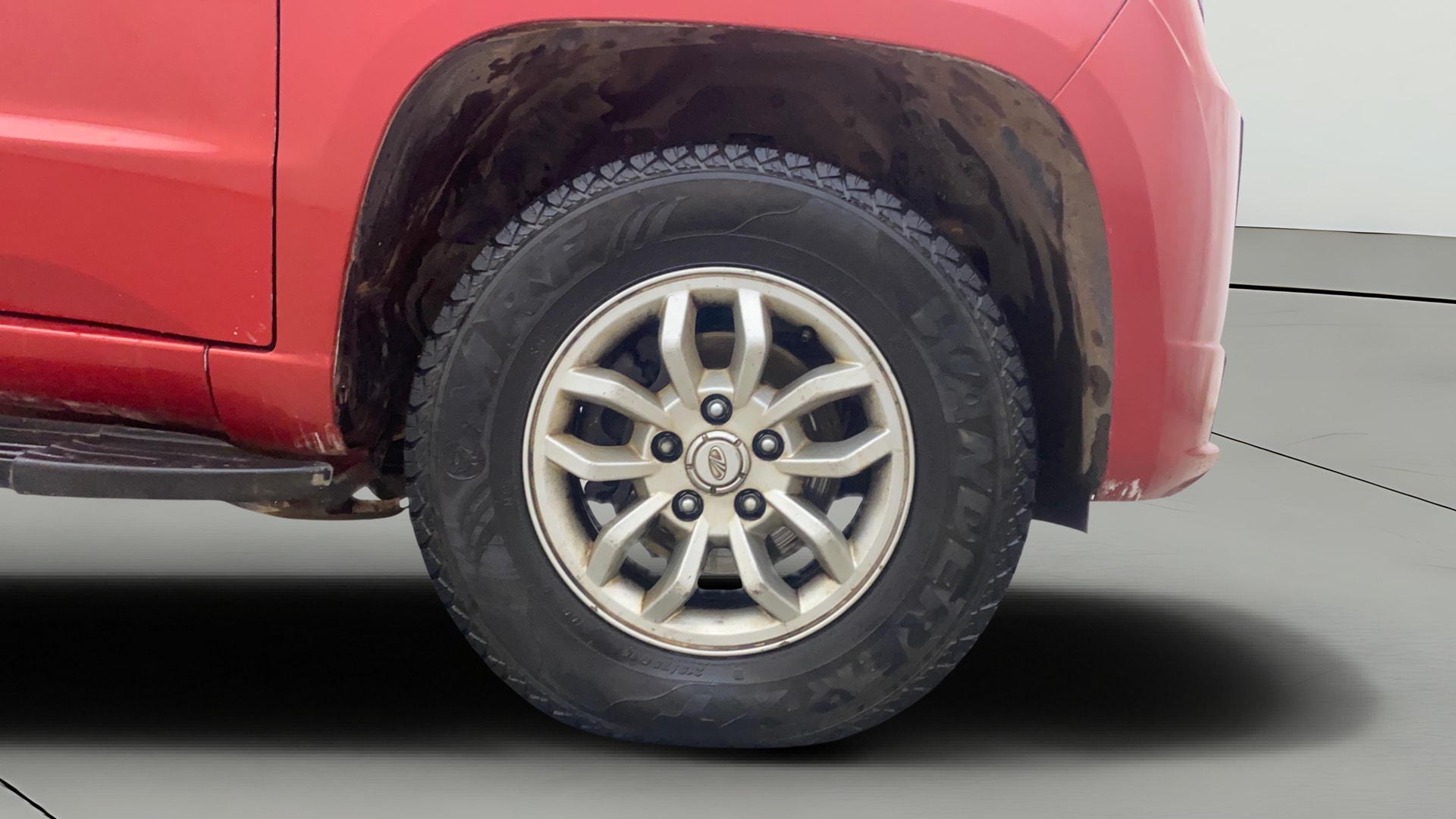 View 2017 Mahindra TUV300 T8 AMT Image 42 Used 2017 Mahindra TUV300 T8 AMT Image 42