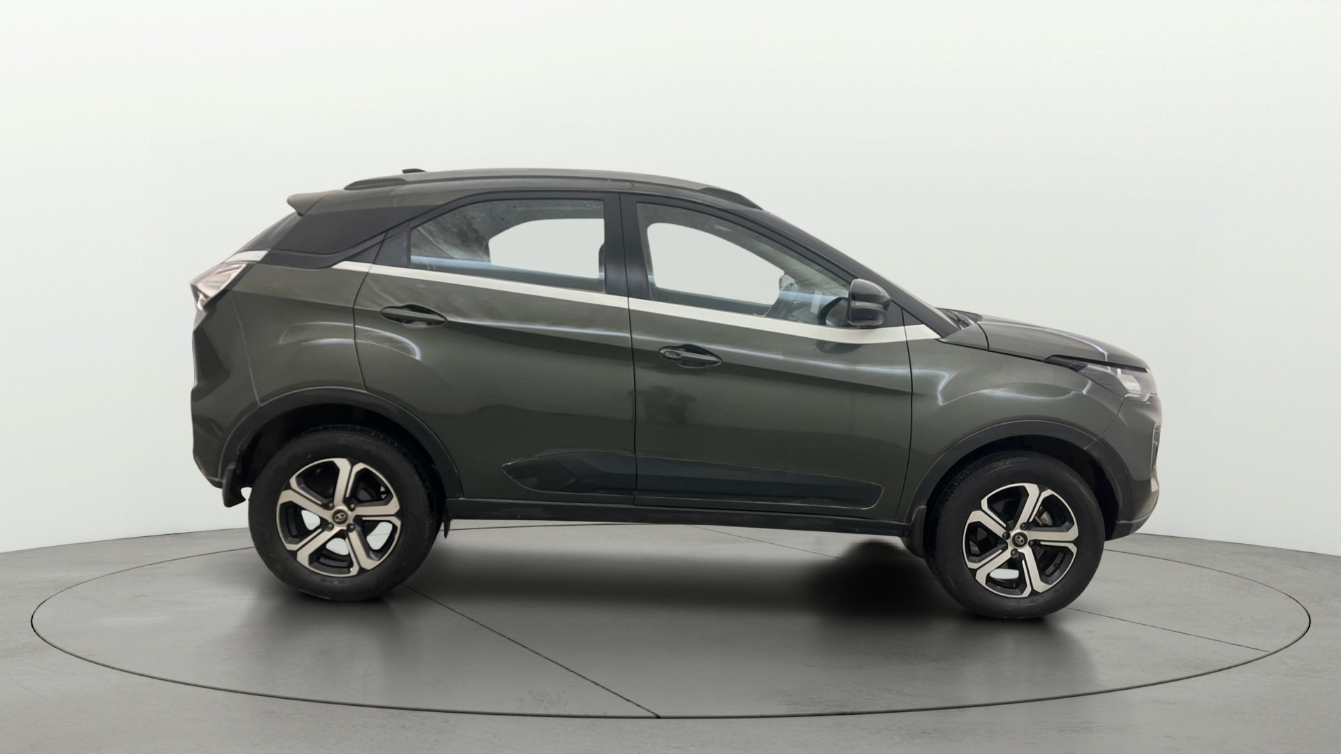 View 2021 Tata Nexon Revotron XE Image 8 Used 2021 Tata Nexon Revotron XE Image 8