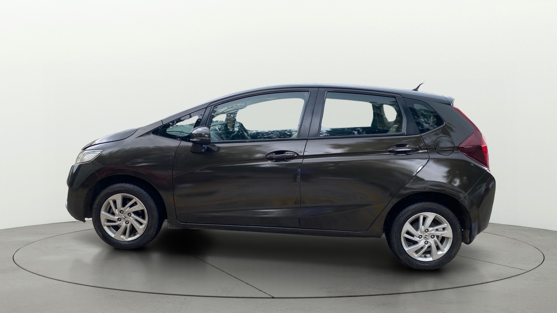 View 2017 Honda Jazz E MT Diesel Image 5 Used 2017 Honda Jazz E MT Diesel Image 5