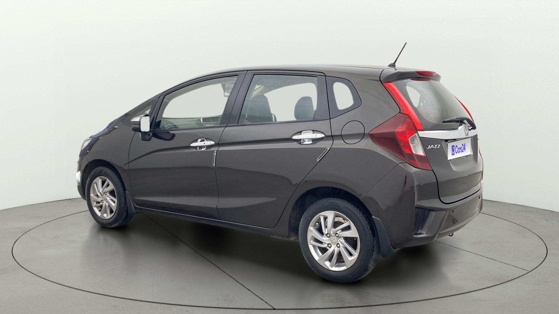 View 2019 Honda Jazz E MT Diesel Image 2 Used 2019 Honda Jazz E MT Diesel Image 2