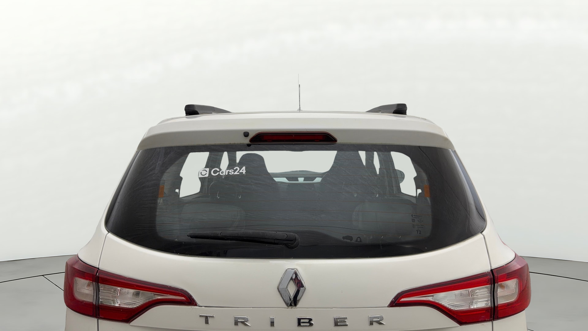 View 2022 Renault Triber RXZ Image 3 Used 2022 Renault Triber RXZ Image 3