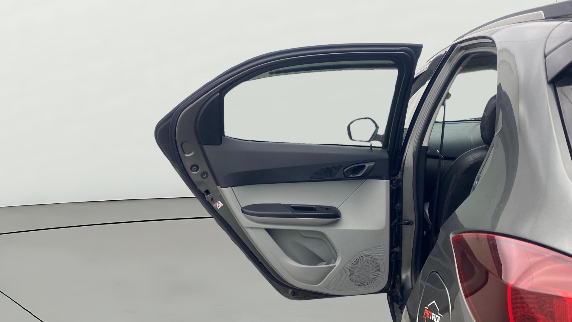 View 2020 Tata Tiago Revotorq XB Image 22 Used 2020 Tata Tiago Revotorq XB Image 22