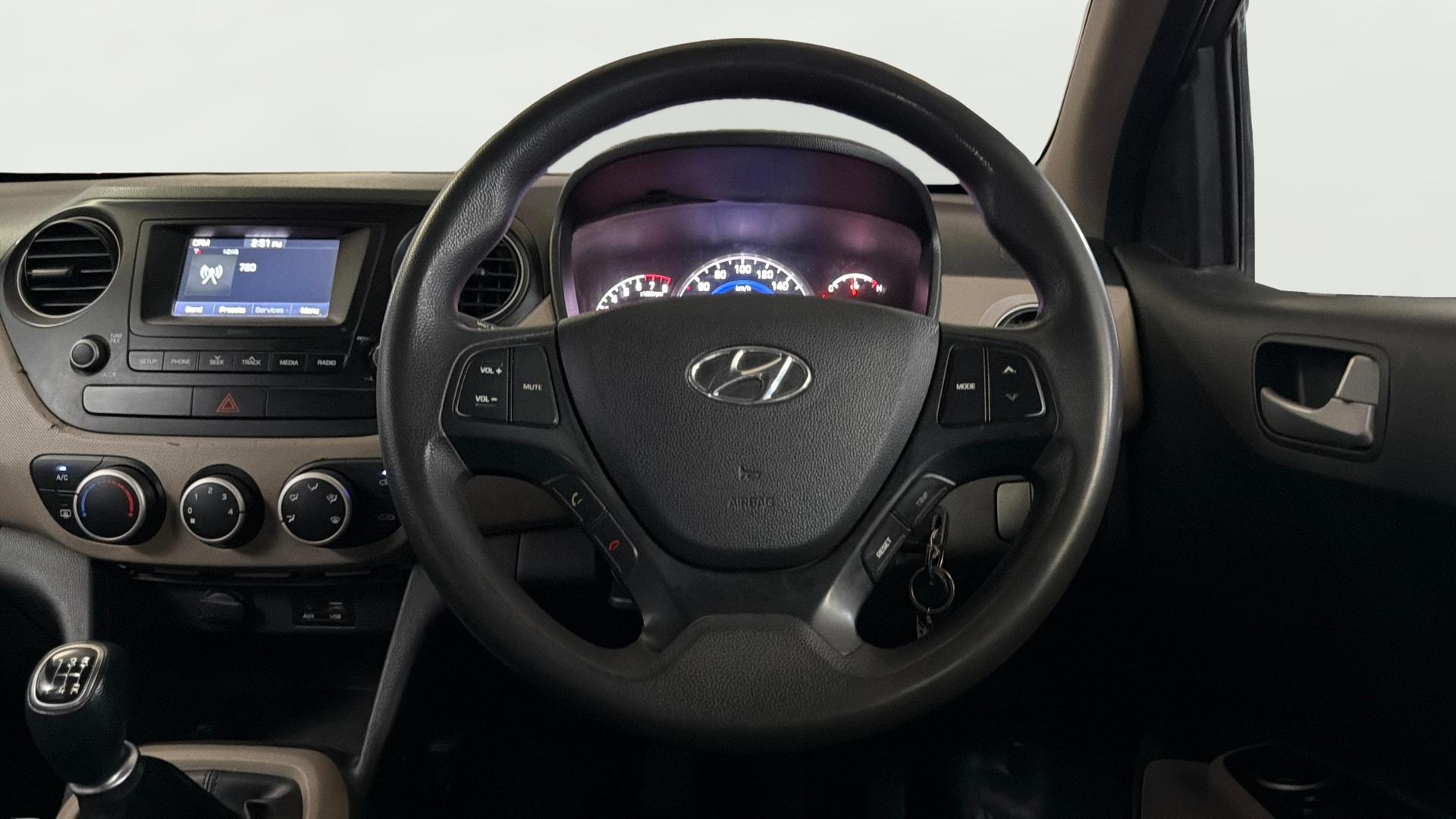 View 2018 Hyundai Grand i10 Sportz 1.2 Kappa Image 20 Used 2018 Hyundai Grand i10 Sportz 1.2 Kappa Image 20