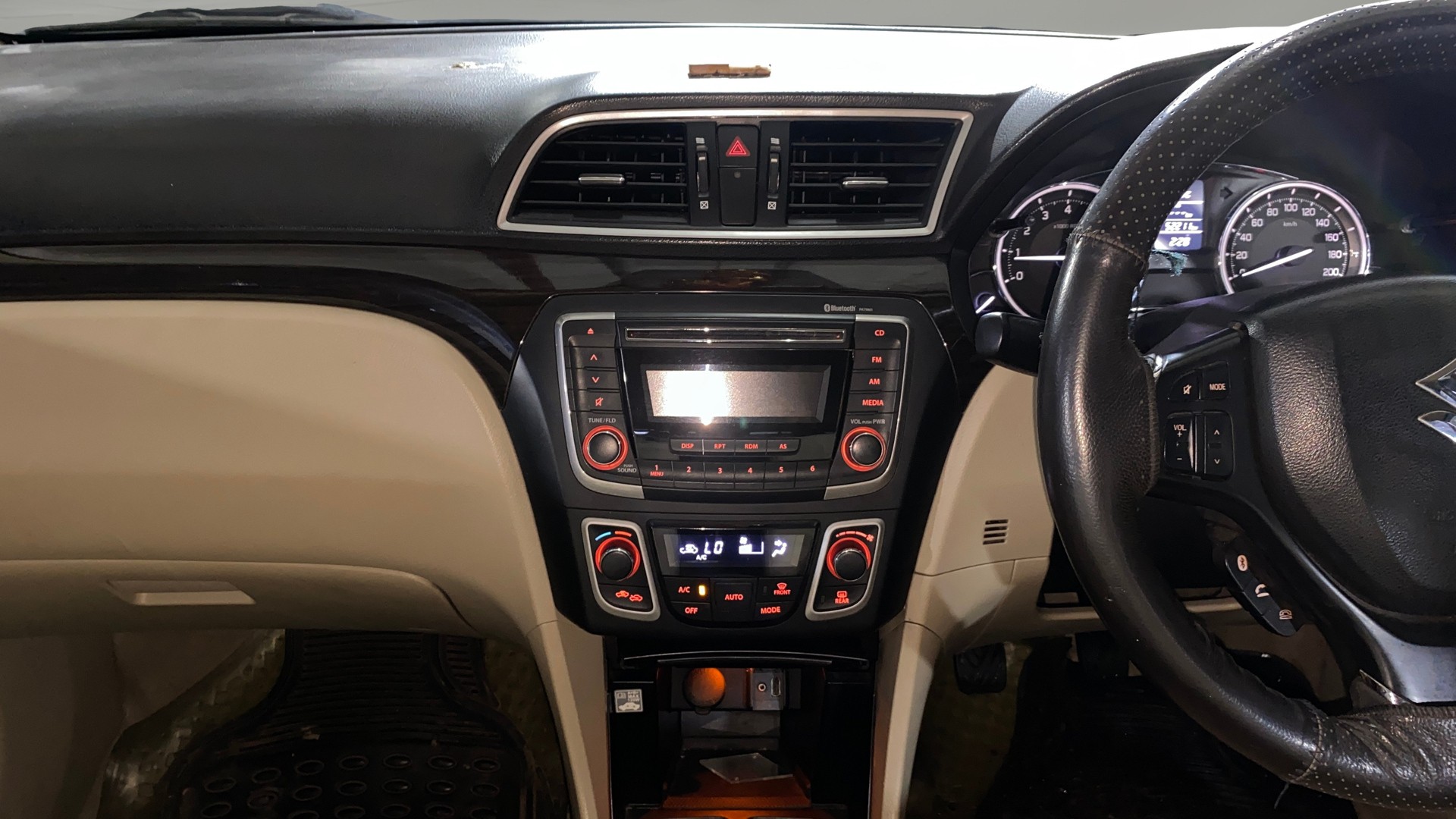 View 2017 Maruti Suzuki 1000 Base Variant Image 17 Used 2017 Maruti Suzuki 1000 Base Variant Image 17