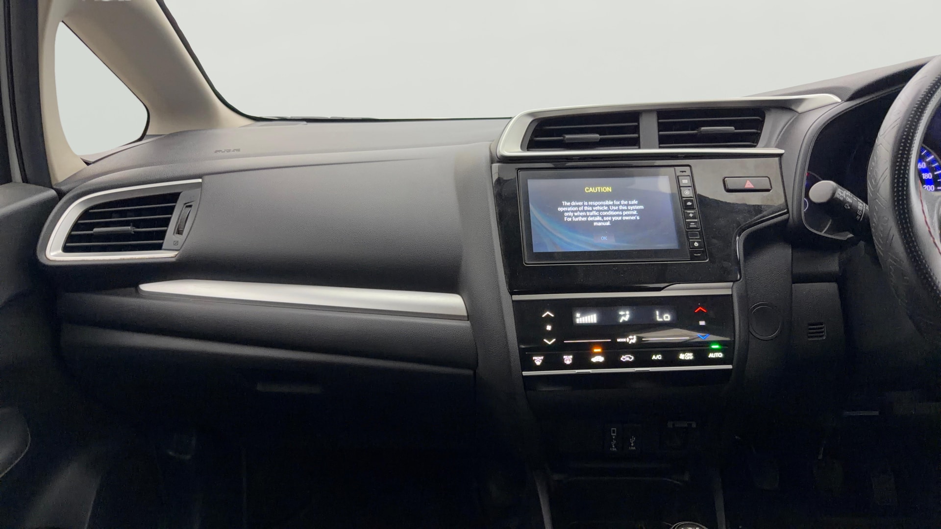 View 2018 Honda WR-V S MT Diesel Edge Edition Image 17 Used 2018 Honda WR-V S MT Diesel Edge Edition Image 17