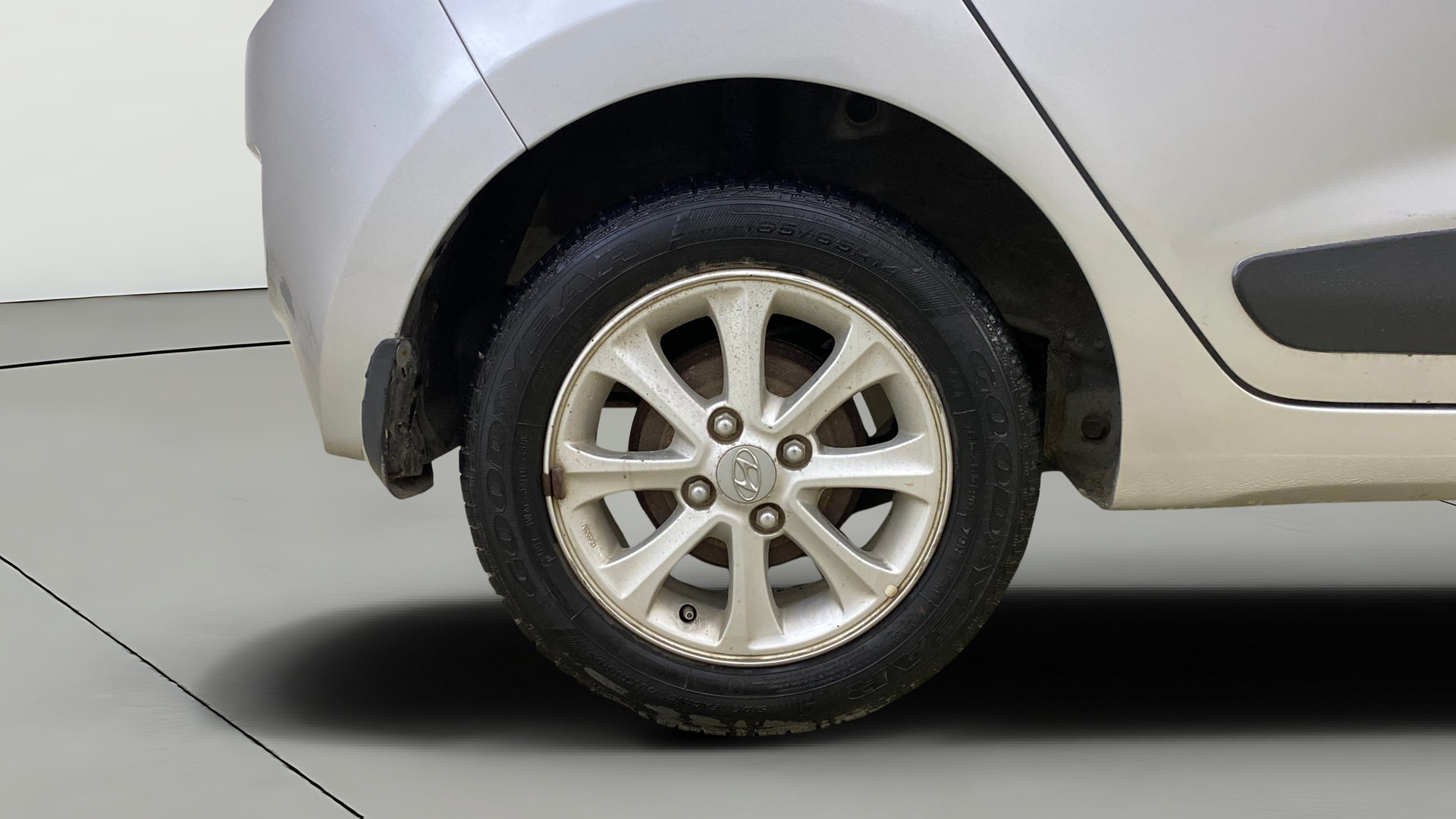 View 2015 Hyundai Grand i10 Asta AT 1.2 Kappa VTVT Image 23 Used 2015 Hyundai Grand i10 Asta AT 1.2 Kappa VTVT Image 23