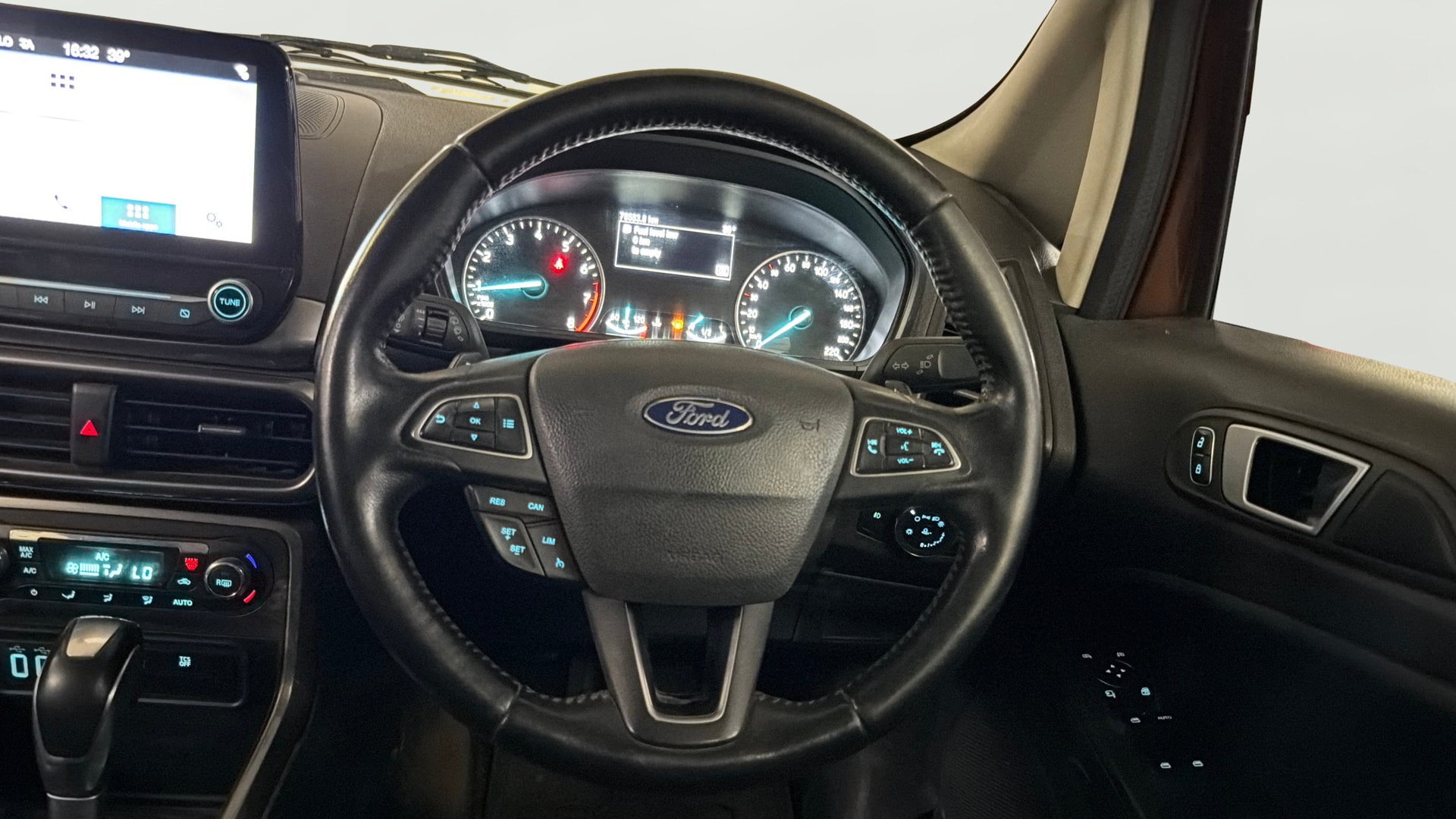 View 2019 Ford EcoSport 1.5 TDCi Diesel Ambiente BS IV Image 21 Used 2019 Ford EcoSport 1.5 TDCi Diesel Ambiente BS IV Image 21