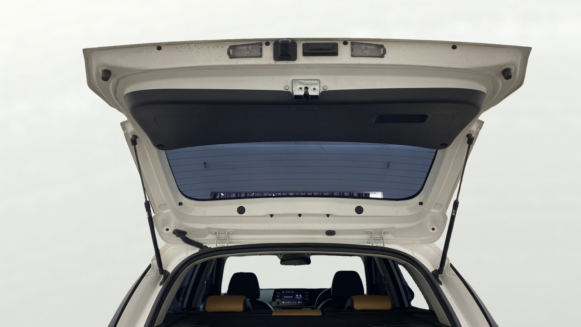 View 2024 Kia Sonet HTE Petrol Image 17 Used 2024 Kia Sonet HTE Petrol Image 17