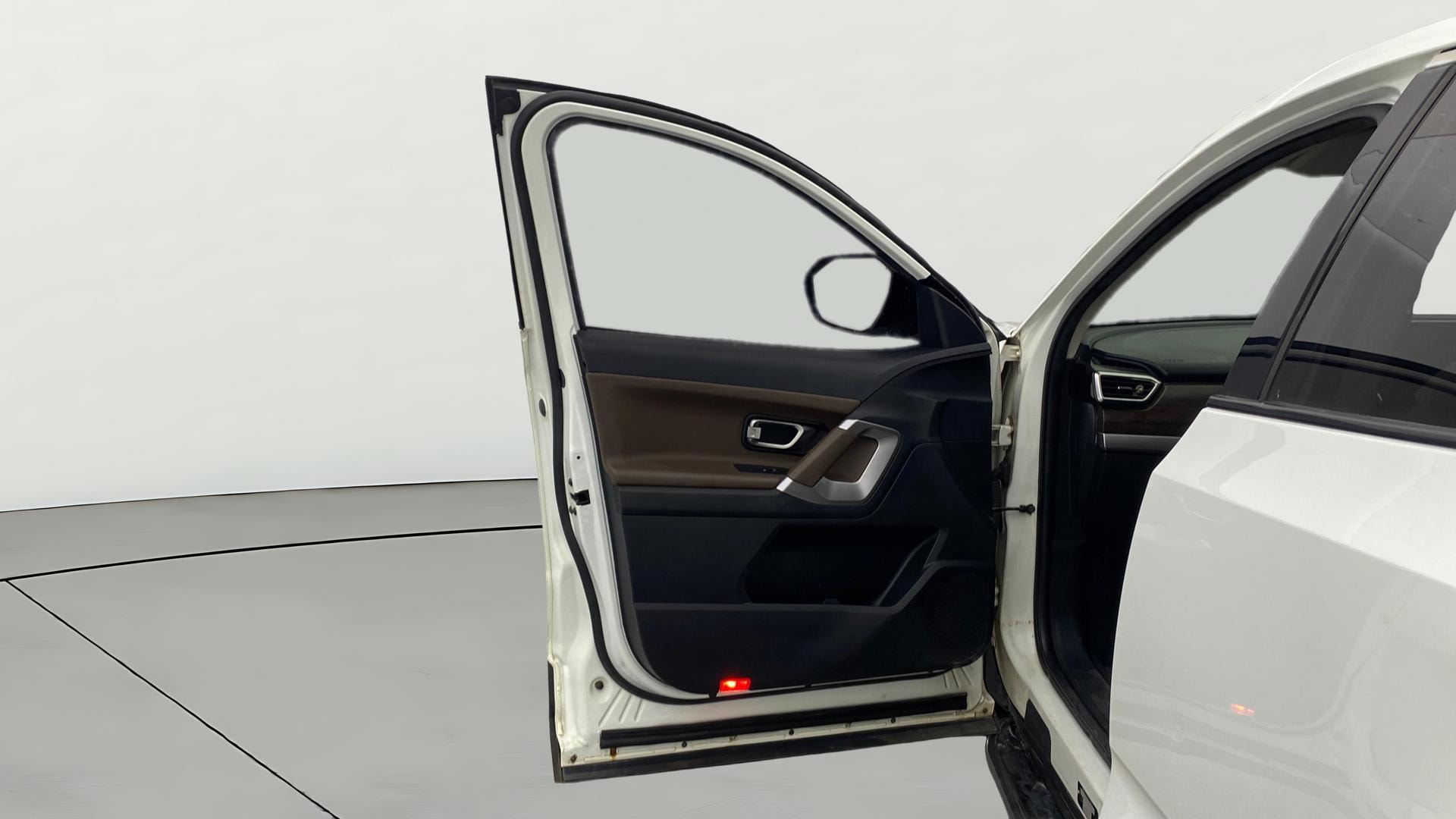 View 2019 Tata Harrier XE Image 32 Used 2019 Tata Harrier XE Image 32