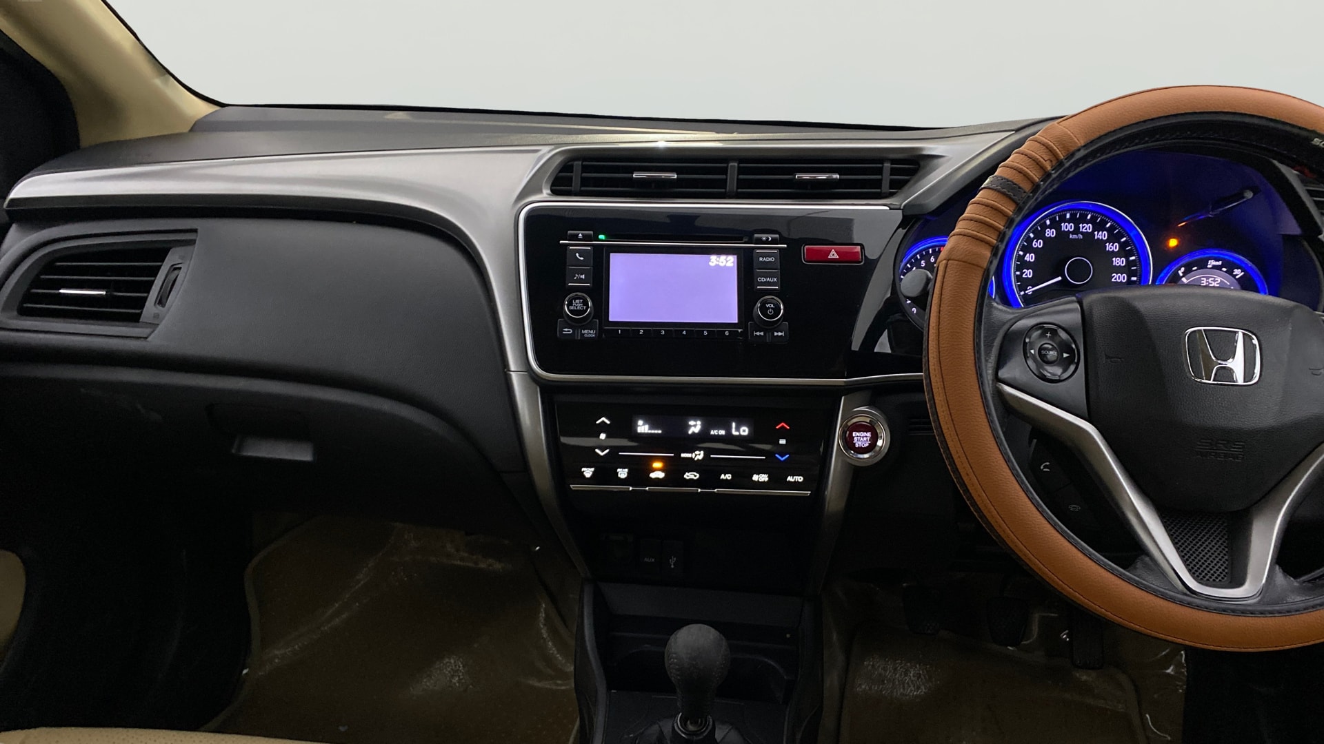 View 2015 Honda City ZX MT Diesel Anniversary Edition Image 18 Used 2015 Honda City ZX MT Diesel Anniversary Edition Image 18