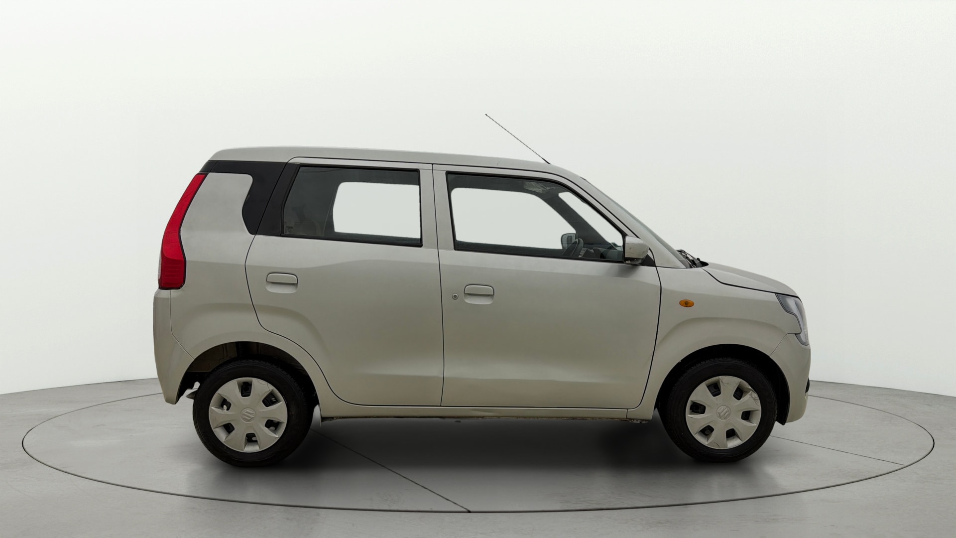 View 2022 Maruti Suzuki 1000 Base Variant Image 25 Used 2022 Maruti Suzuki 1000 Base Variant Image 25
