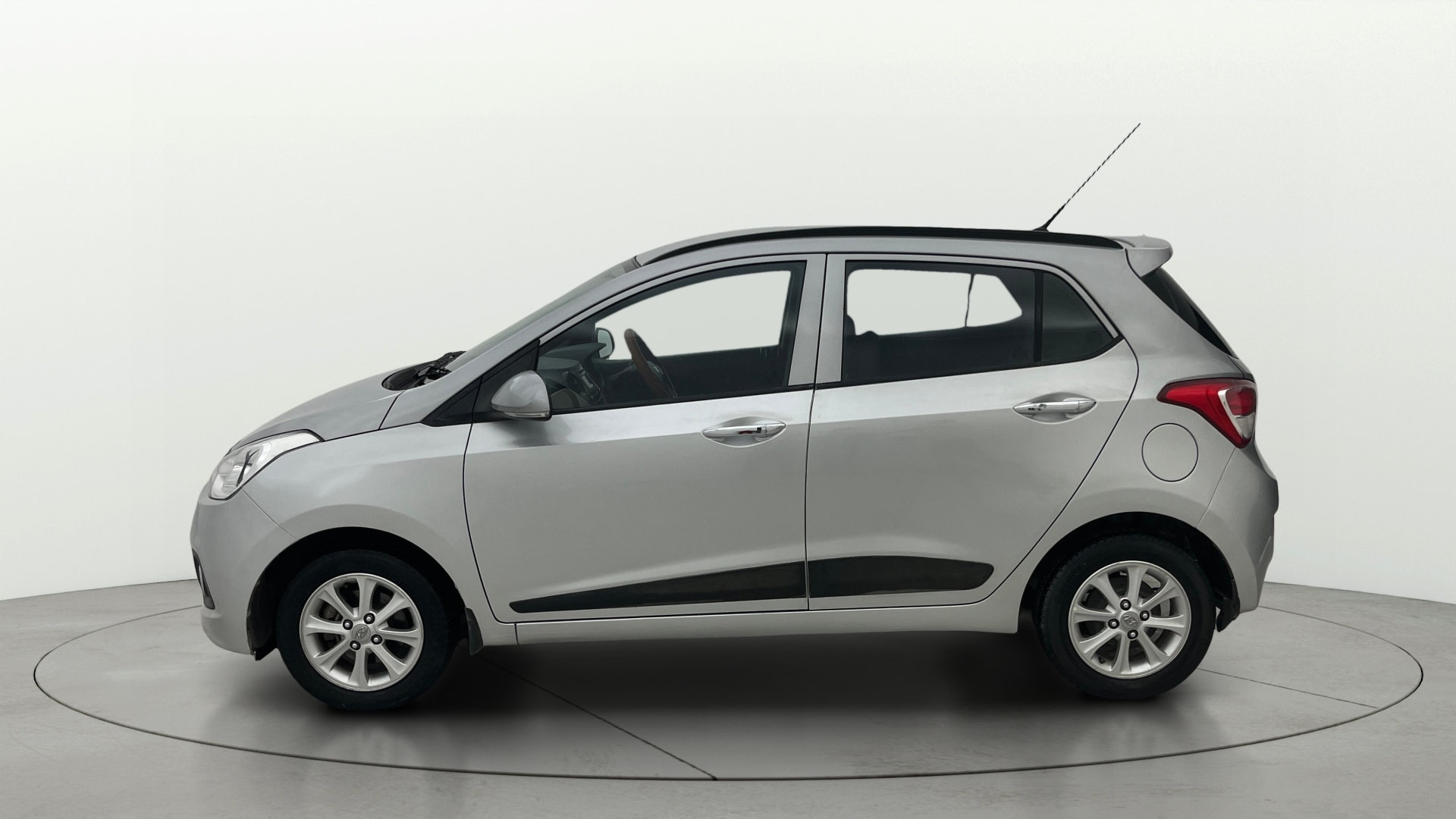 View 2015 Hyundai Grand i10 Asta AT 1.2 Kappa VTVT Image 6 Used 2015 Hyundai Grand i10 Asta AT 1.2 Kappa VTVT Image 6