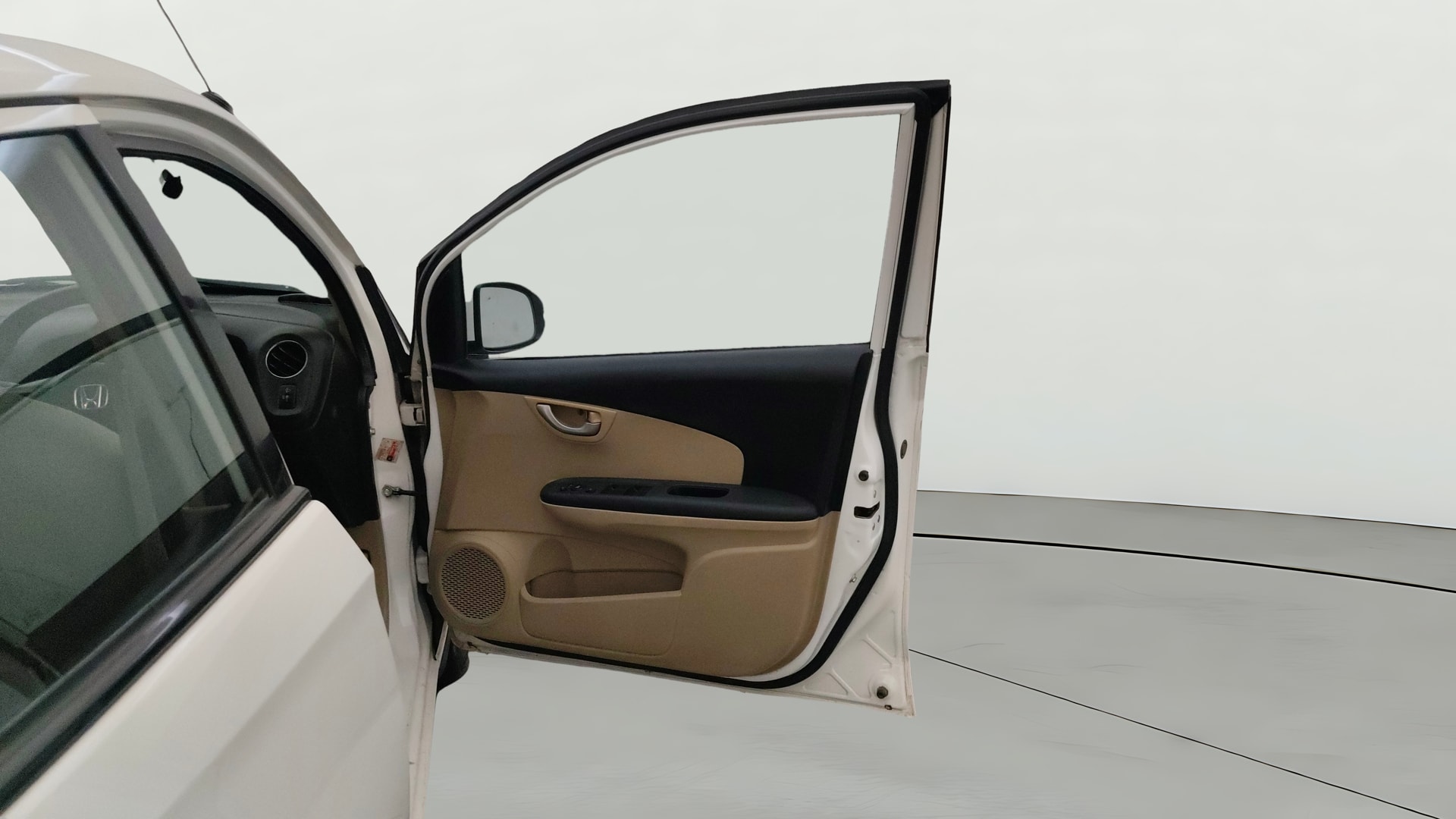 View 2016 Honda Brio VX AT Petrol Image 44 Used 2016 Honda Brio VX AT Petrol Image 44