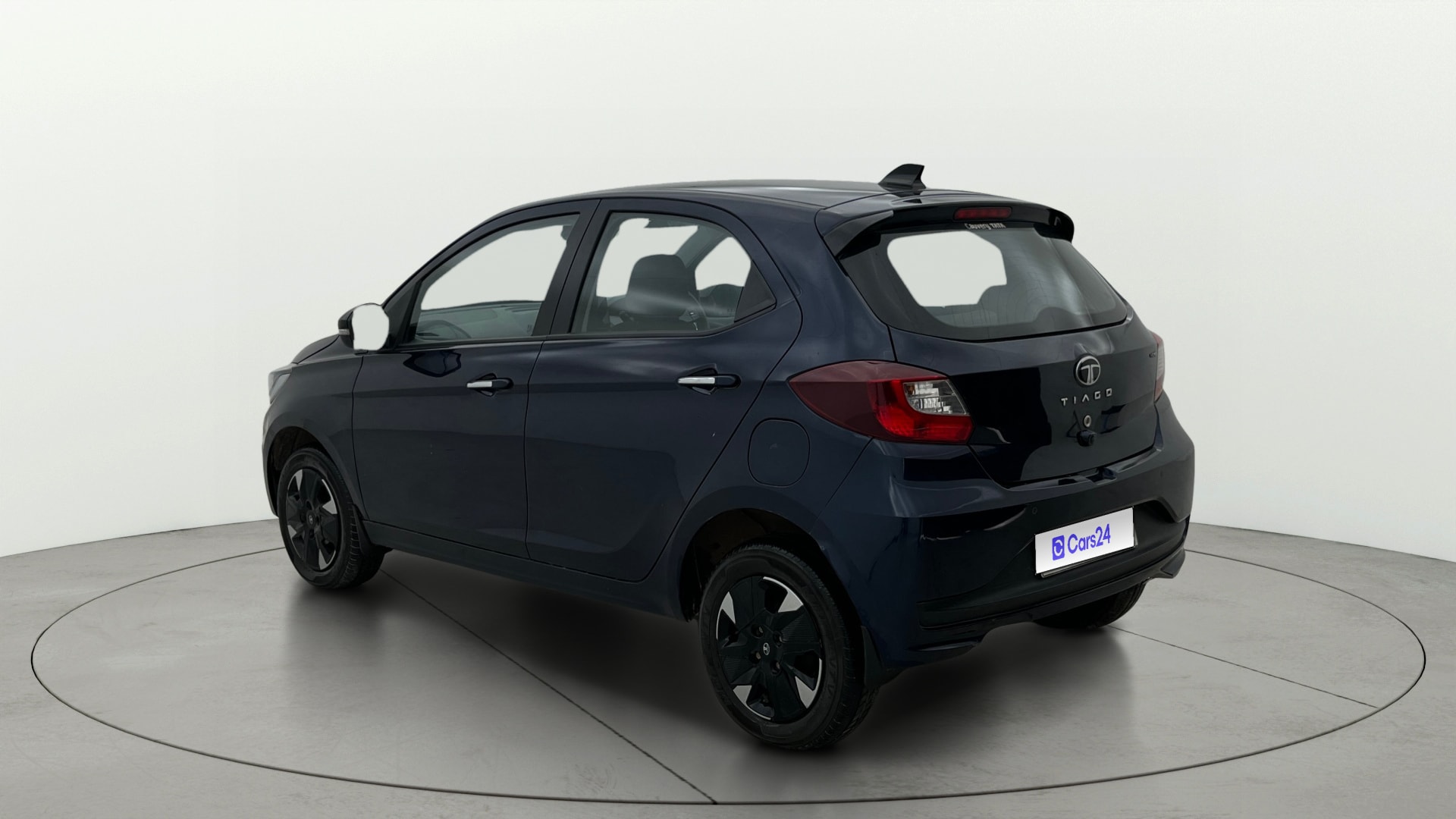 View 2025 Tata Tiago Revotorq XB Image 2 Used 2025 Tata Tiago Revotorq XB Image 2