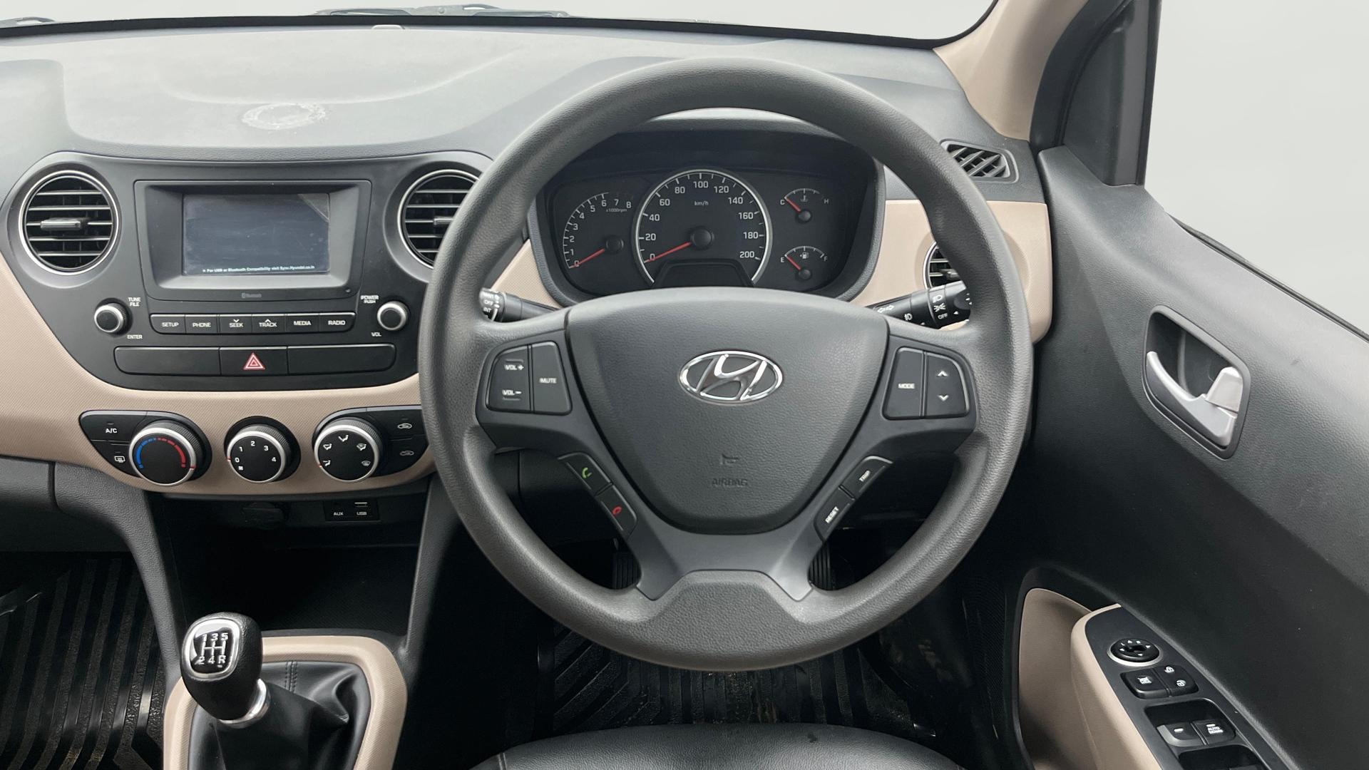 View 2017 Hyundai Grand i10 Sportz 1.2 Kappa Image 20 Used 2017 Hyundai Grand i10 Sportz 1.2 Kappa Image 20