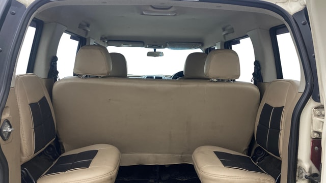 View Mahindra TUV300 Image 10 Used Mahindra TUV300 Image 10