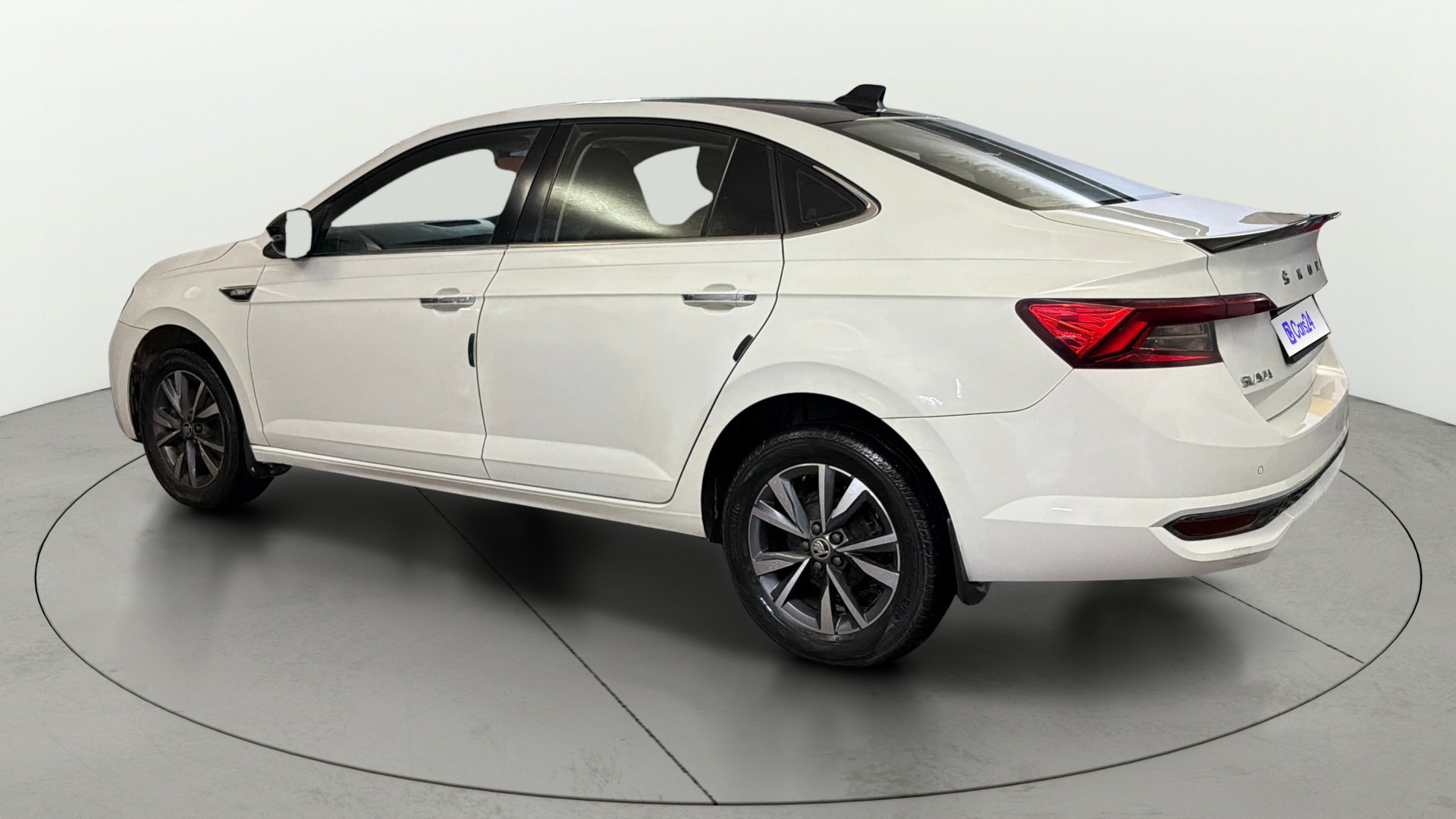 View 2022 Skoda Slavia Style 1.5 TSI DSG Image 2 Used 2022 Skoda Slavia Style 1.5 TSI DSG Image 2