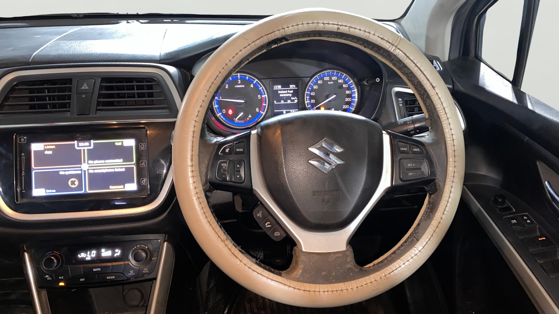 View 2016 Maruti Suzuki 1000 Base Variant Image 13 Used 2016 Maruti Suzuki 1000 Base Variant Image 13