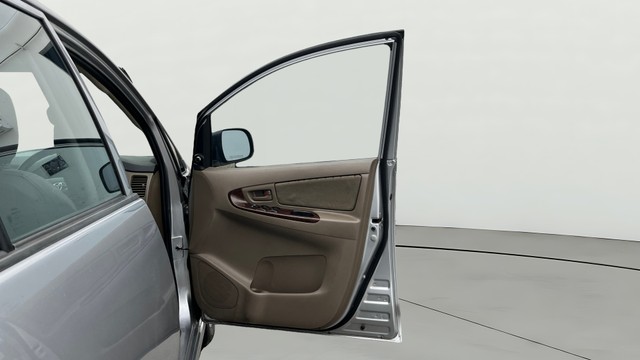 View Toyota Innova Image 46 Used Toyota Innova Image 46