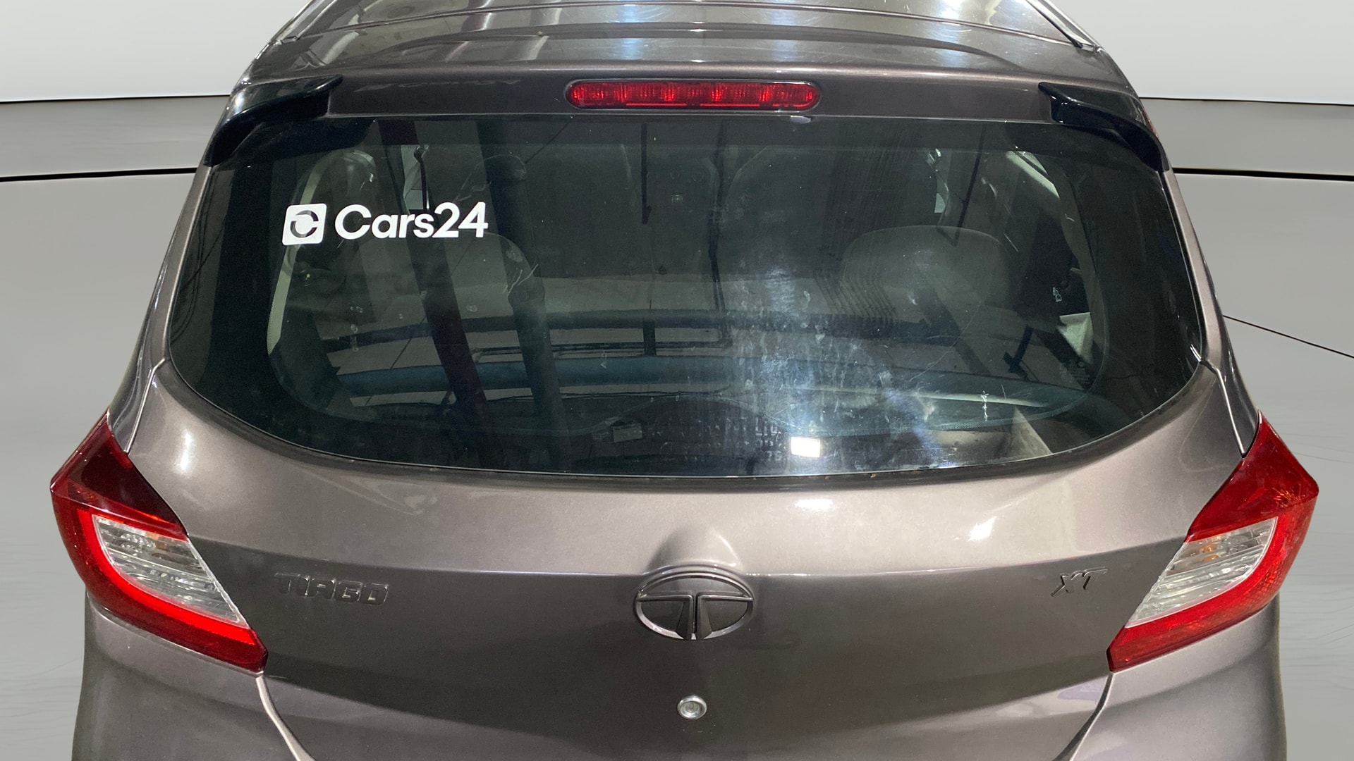 View 2018 Tata Tiago Revotorq XB Image 4 Used 2018 Tata Tiago Revotorq XB Image 4