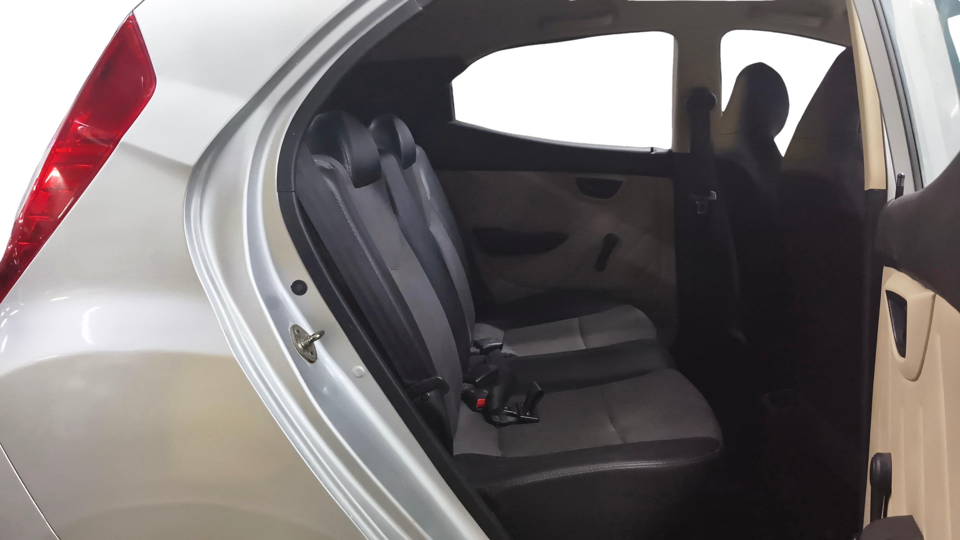View 2013 Hyundai EON D-Lite Plus Image 29 Used 2013 Hyundai EON D-Lite Plus Image 29