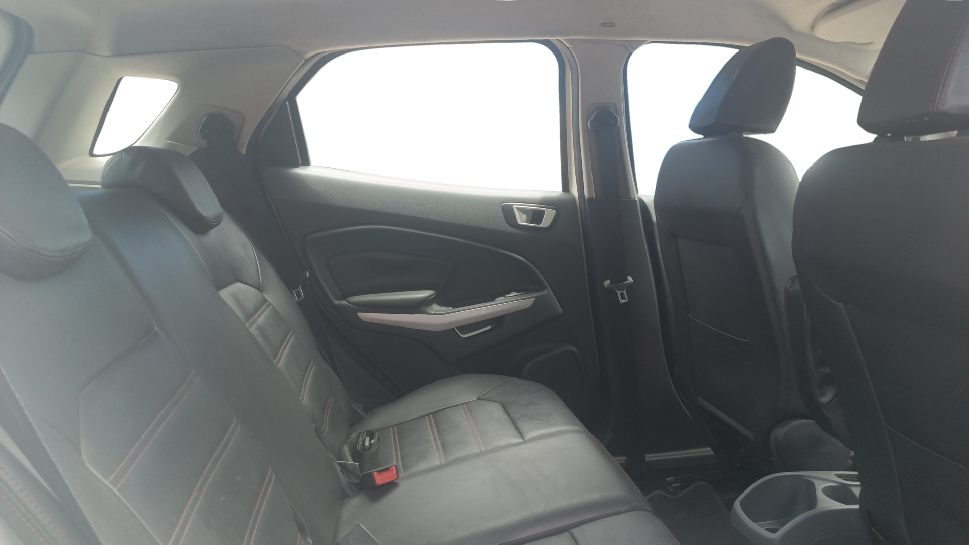 View 2015 Ford EcoSport 1.5 TDCi Diesel Ambiente BS IV Image 33 Used 2015 Ford EcoSport 1.5 TDCi Diesel Ambiente BS IV Image 33