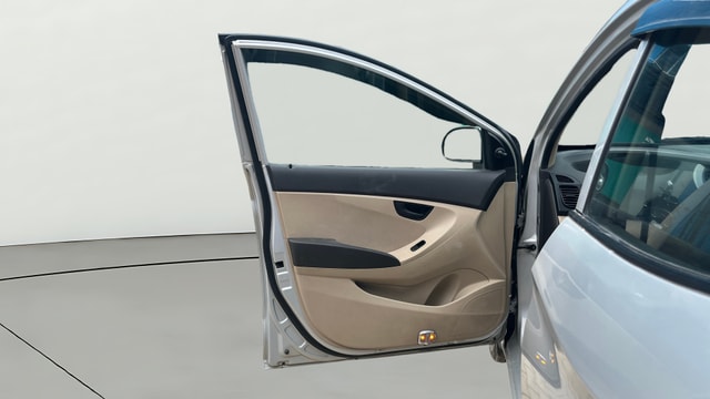 View Hyundai EON Image 30 Used Hyundai EON Image 30