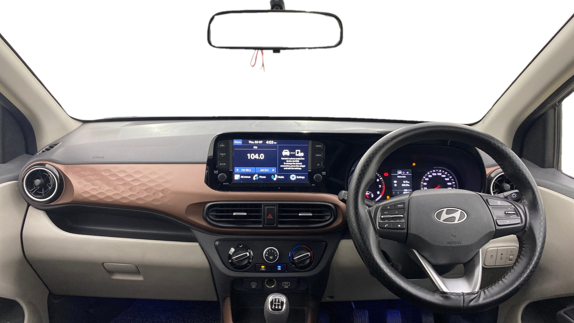 View 2024 Hyundai Aura SX MT CNG Image 16 Used 2024 Hyundai Aura SX MT CNG Image 16