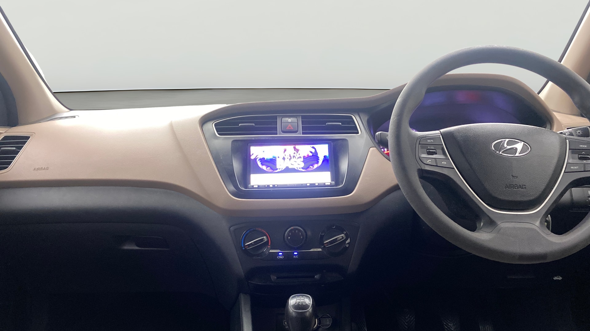 View 2020 Hyundai Elite i20 1.2 Magna Plus Petrol BS IV Image 18 Used 2020 Hyundai Elite i20 1.2 Magna Plus Petrol BS IV Image 18