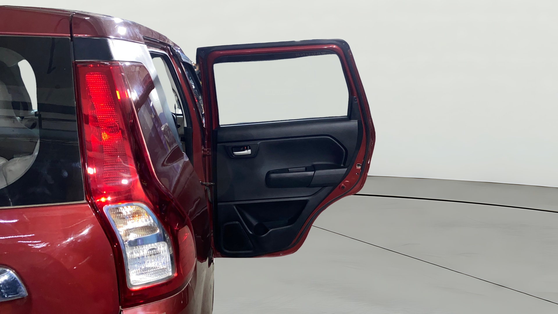 View 2022 Maruti Suzuki 1000 Base Variant Image 7 Used 2022 Maruti Suzuki 1000 Base Variant Image 7