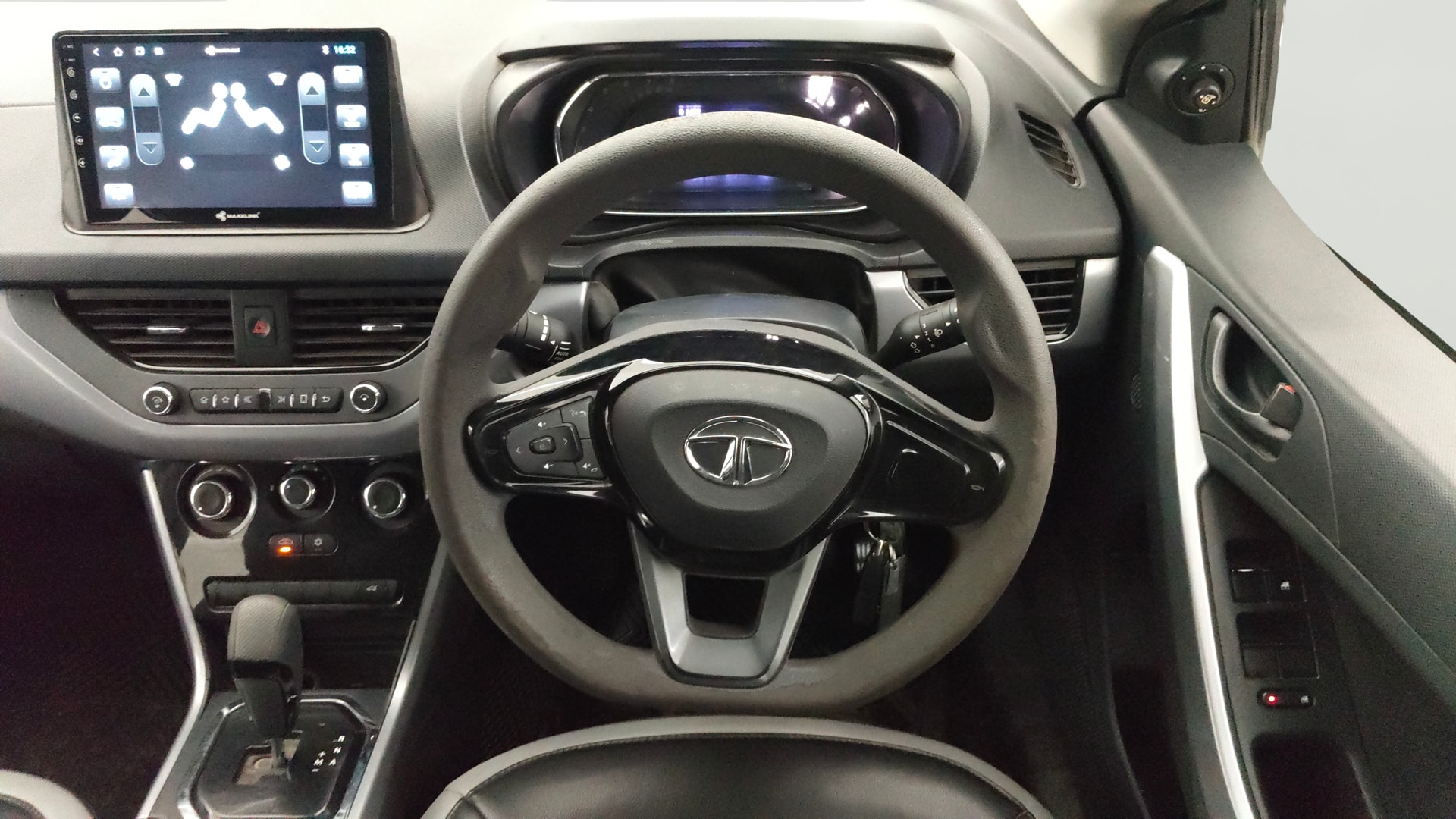 View 2021 Tata Nexon Revotron XE Image 12 Used 2021 Tata Nexon Revotron XE Image 12