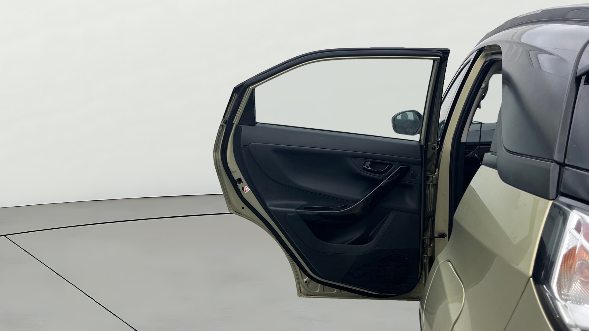 View 2022 Tata Nexon Revotron XE Image 23 Used 2022 Tata Nexon Revotron XE Image 23